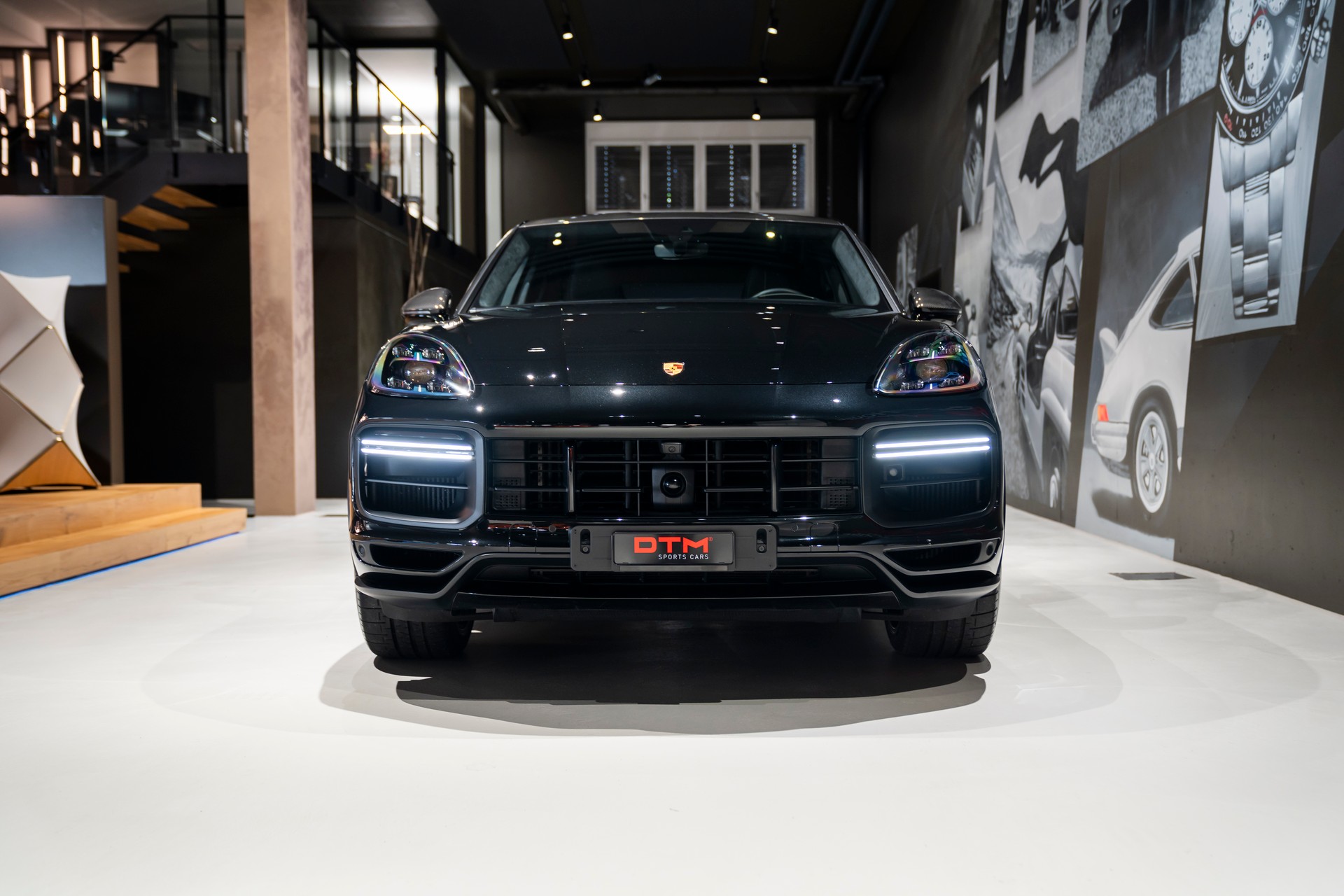 PORSCHE Cayenne Turbo GT-showroom-element-1
