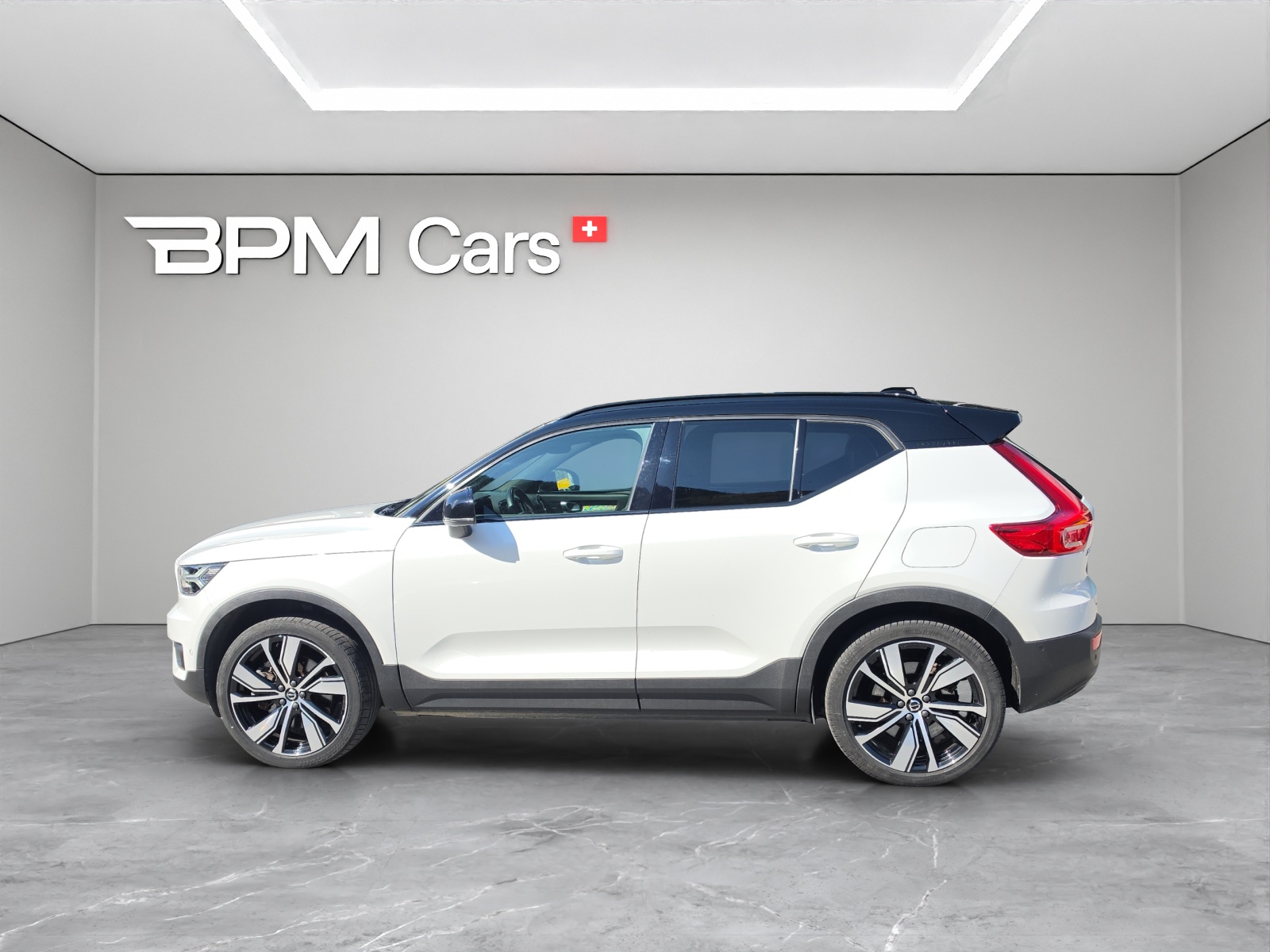 VOLVO XC40 P8 Twin Pro AWD-image-13