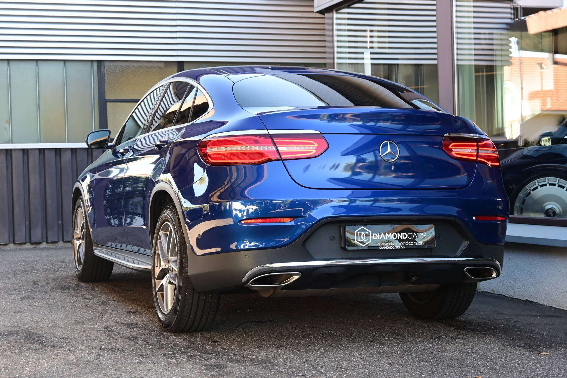 MERCEDES-BENZ GLC 250 Coupé AMG Line 4m-image-6
