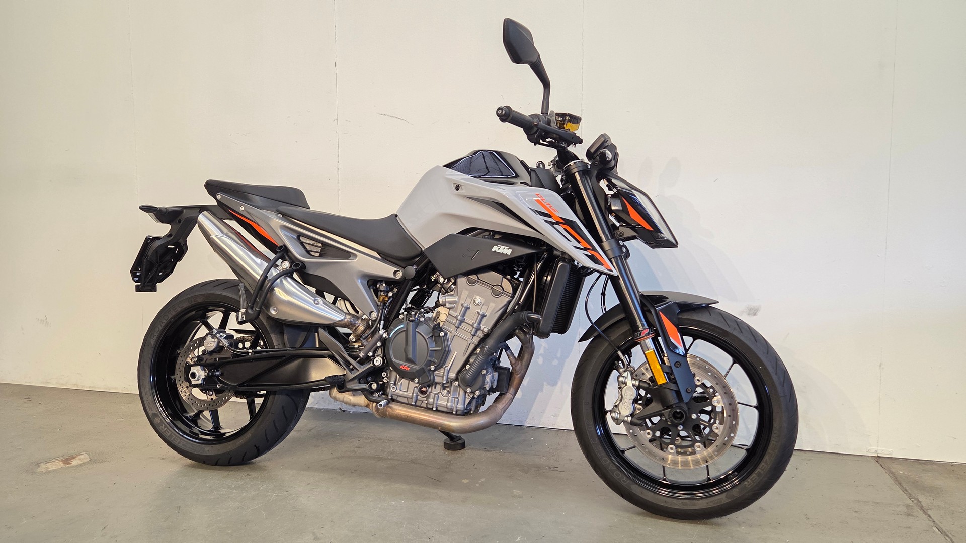 KTM 790 Duke L ABS (70 kW)-image-2