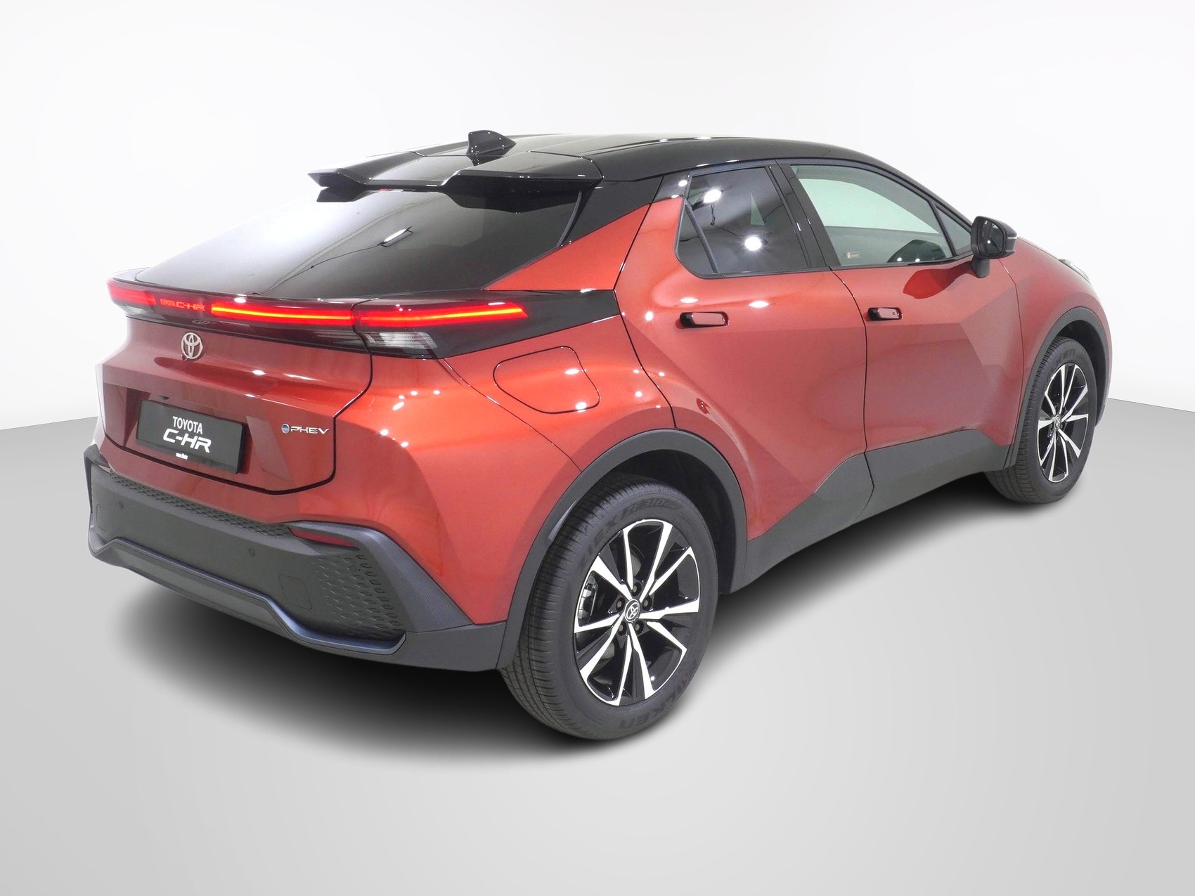 TOYOTA C-HR 2.0 PHEV Swiss Edition ** inkl. 8-Fach Bereifung **-showroom-element-3