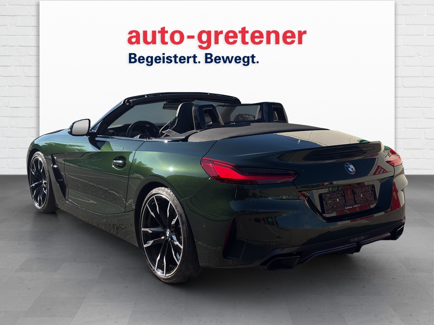 BMW Z4 M40i-showroom-element-1