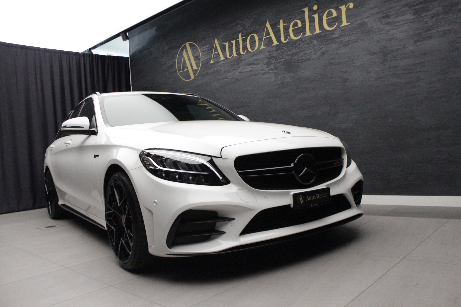 MERCEDES-BENZ C 43 AMG 4Matic 9G-Tronic-showroom-element-1