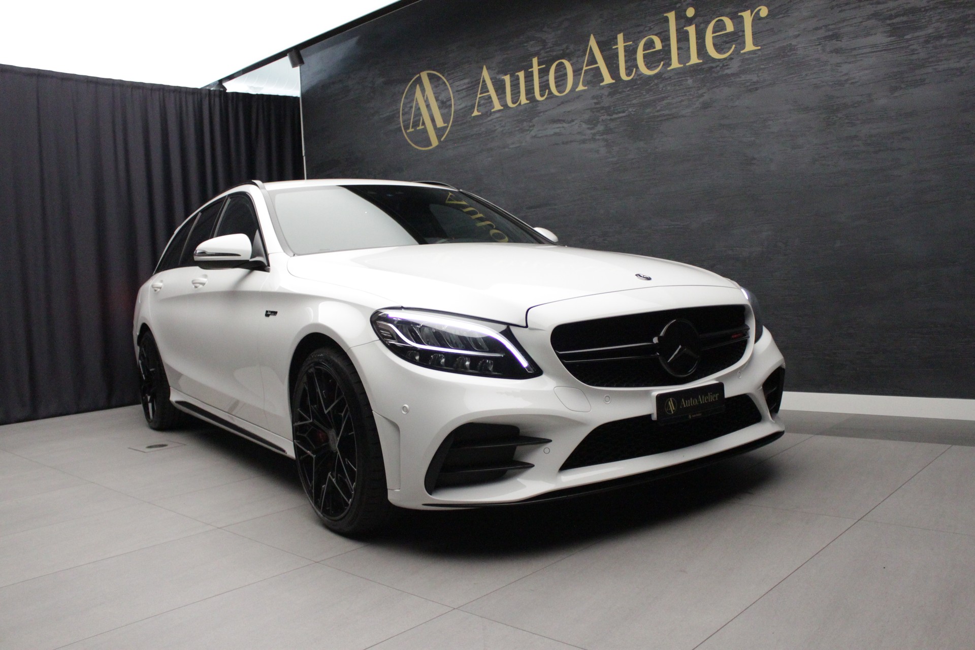 MERCEDES-BENZ C 43 AMG 4Matic 9G-Tronic-showroom-element-2