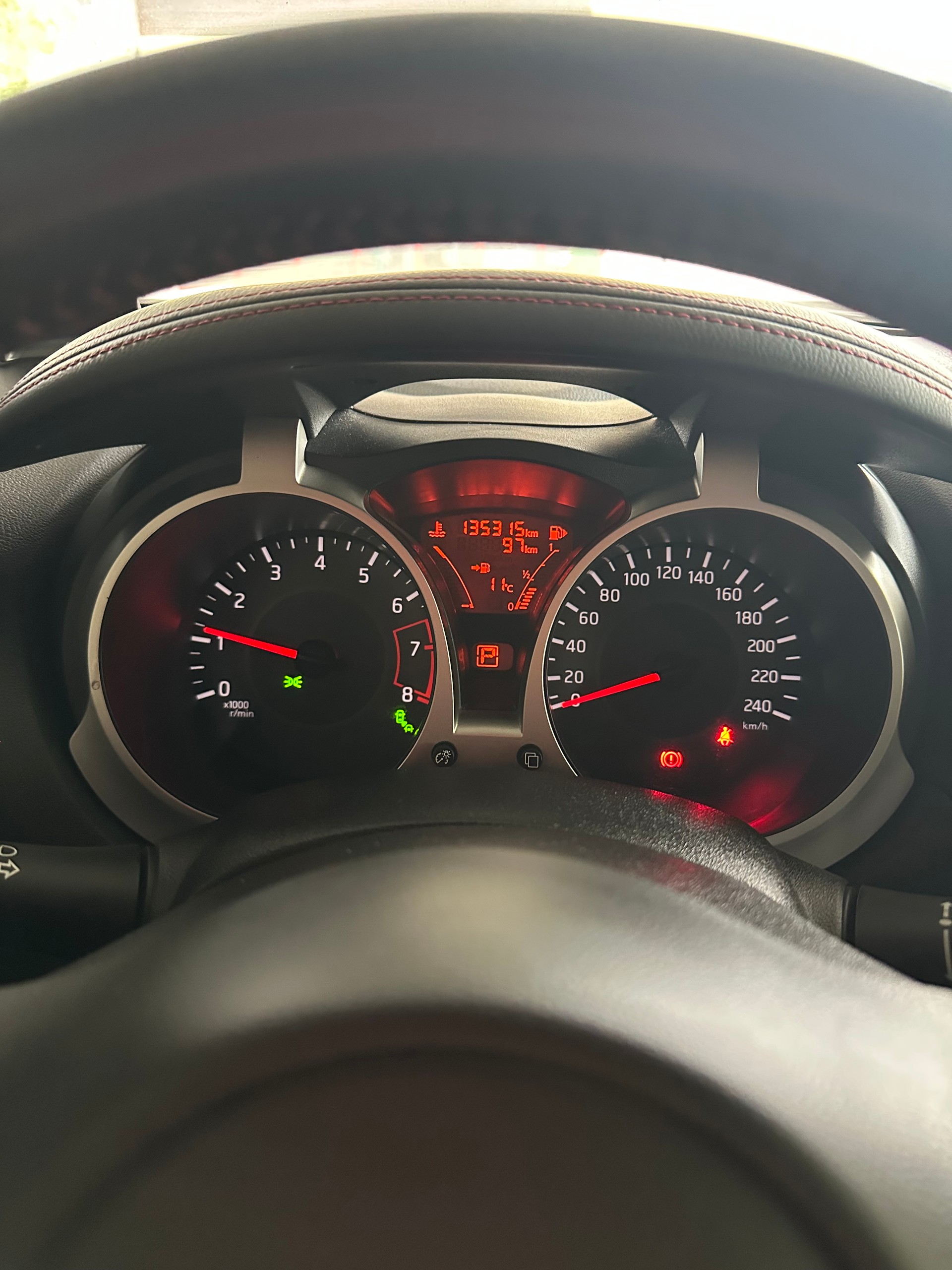 NISSAN JUKE 1.6 DIG-T Tekna 4x4-image-7