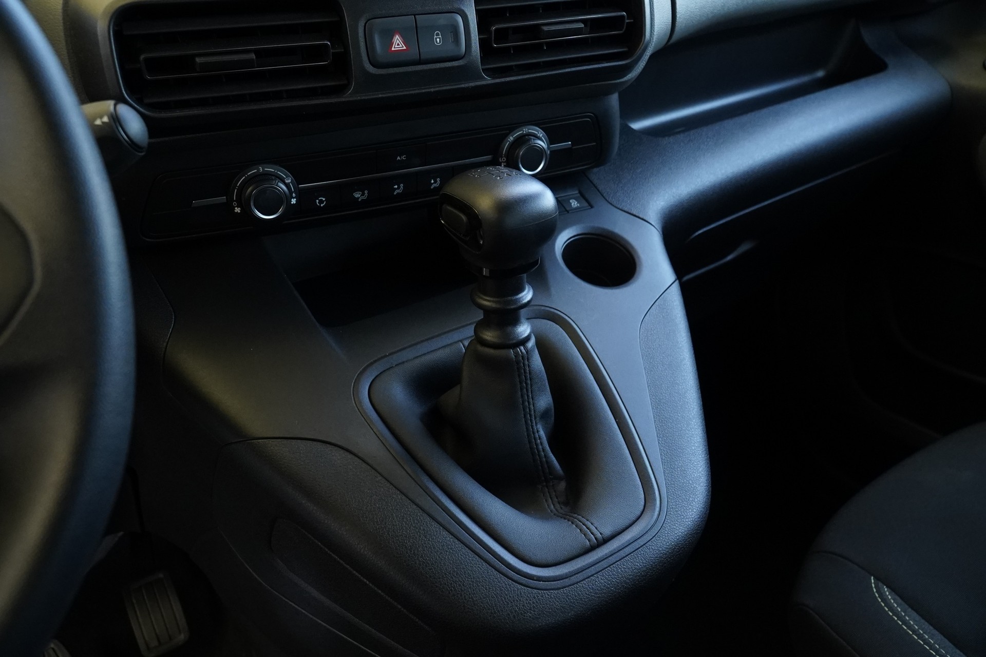 PEUGEOT Rifter 1.2 PureTech Active *CH Fahrzeug*-image-8