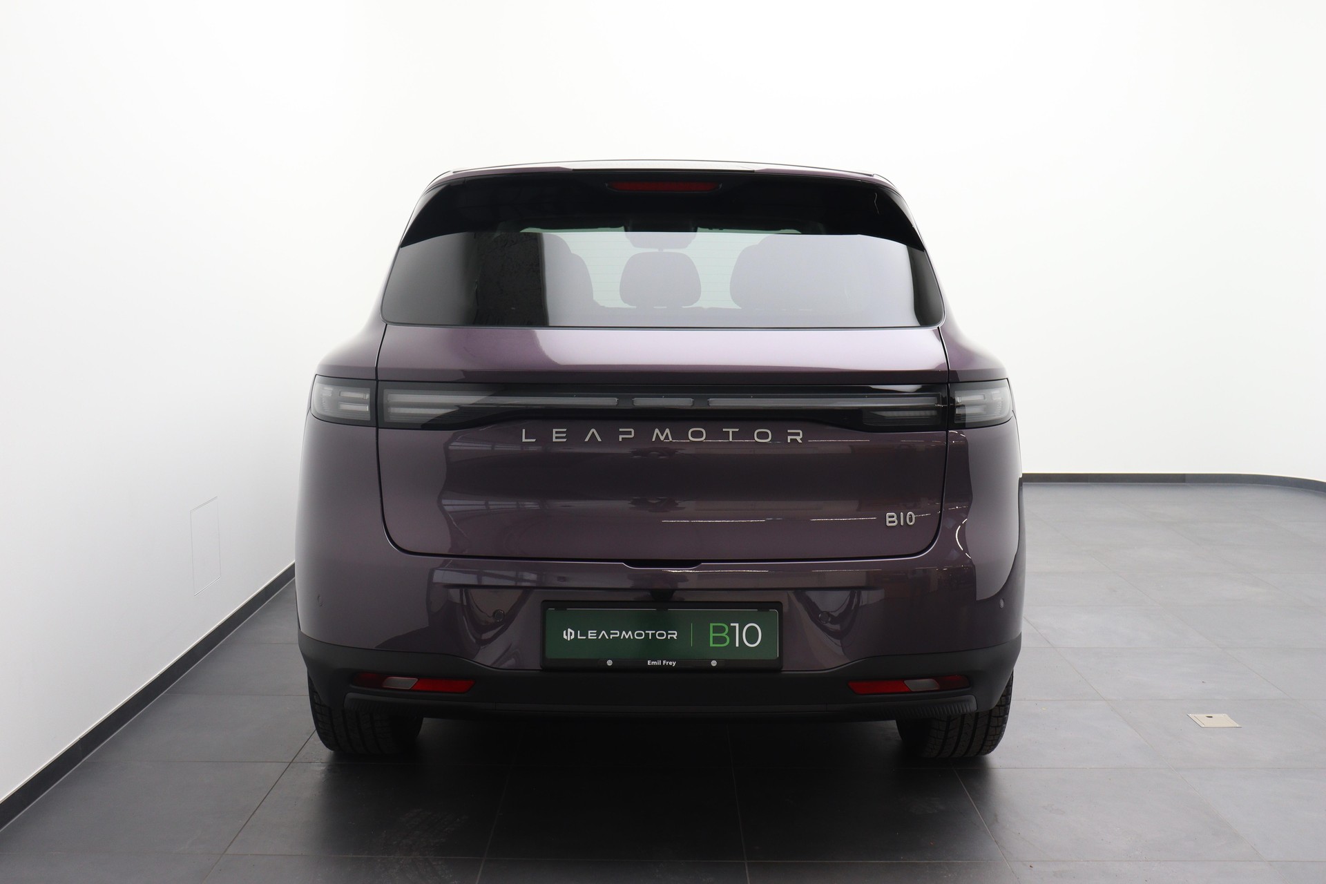 LEAPMOTOR B10 EV-image-4