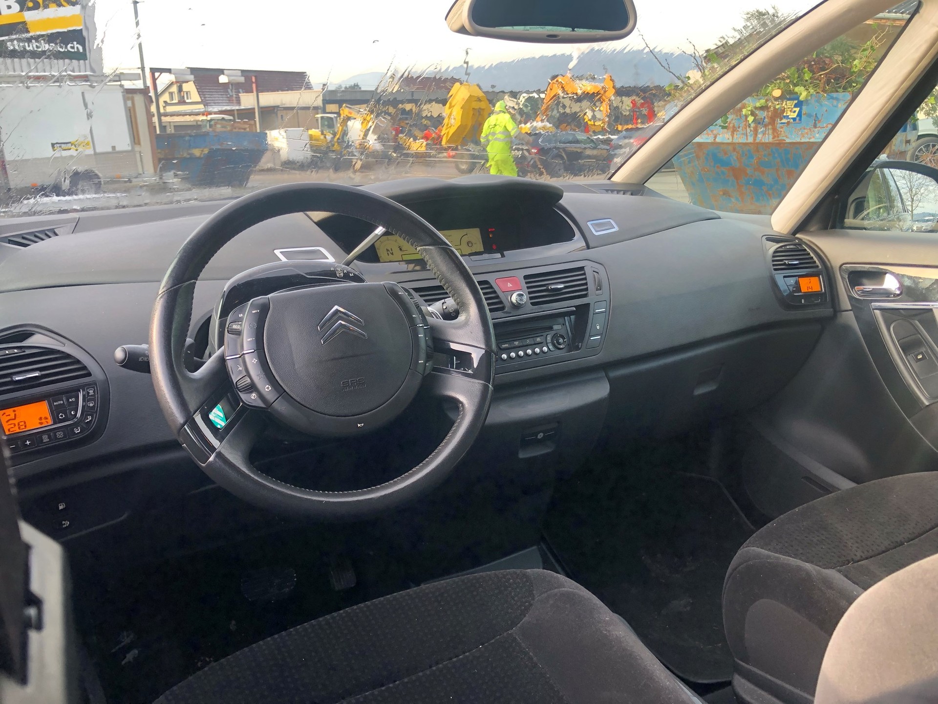 CITROEN Grand C4 Picasso 1.6i 16V Turbo Dynamique BMP6-image-9