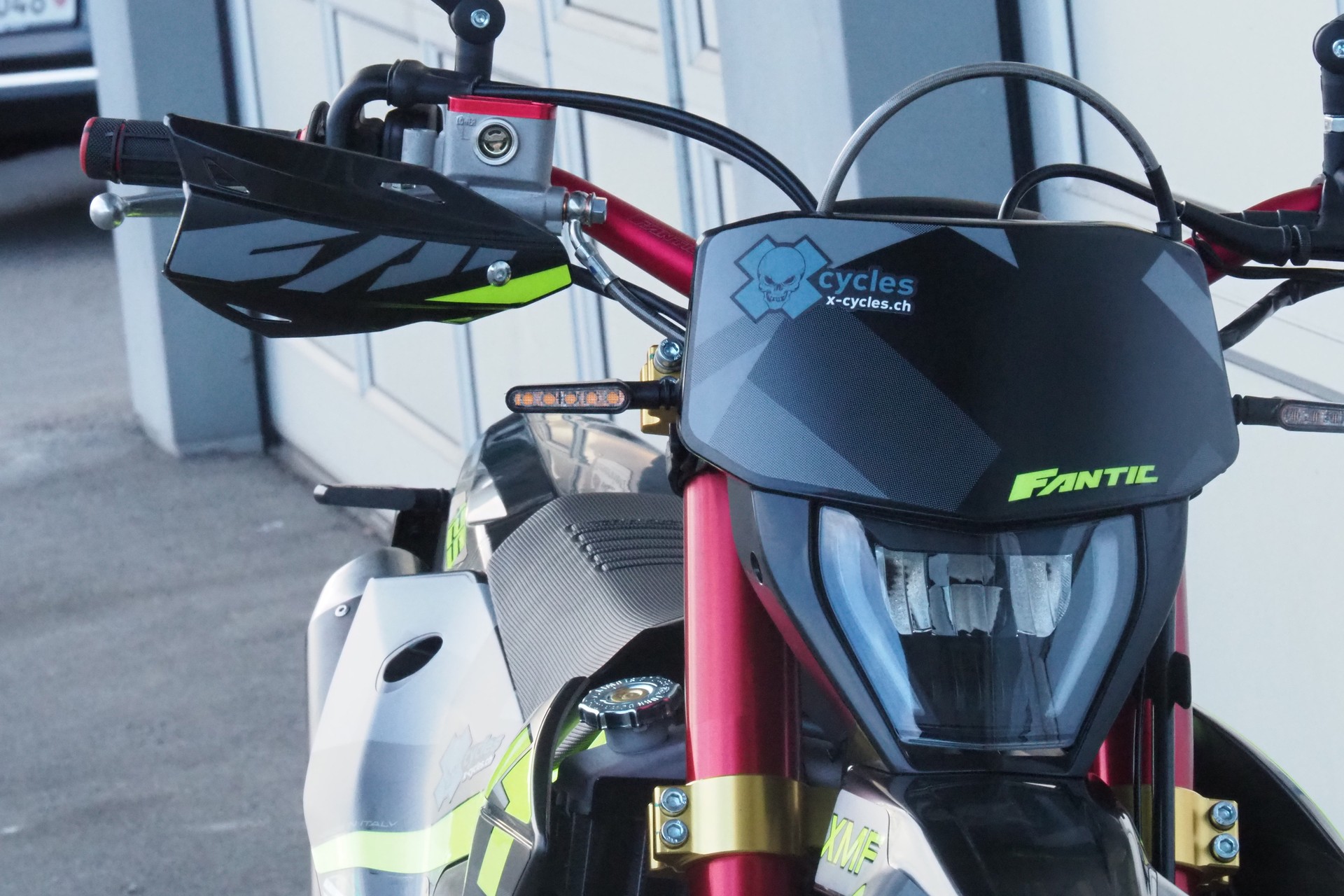 FANTIC XMF 125-image-7