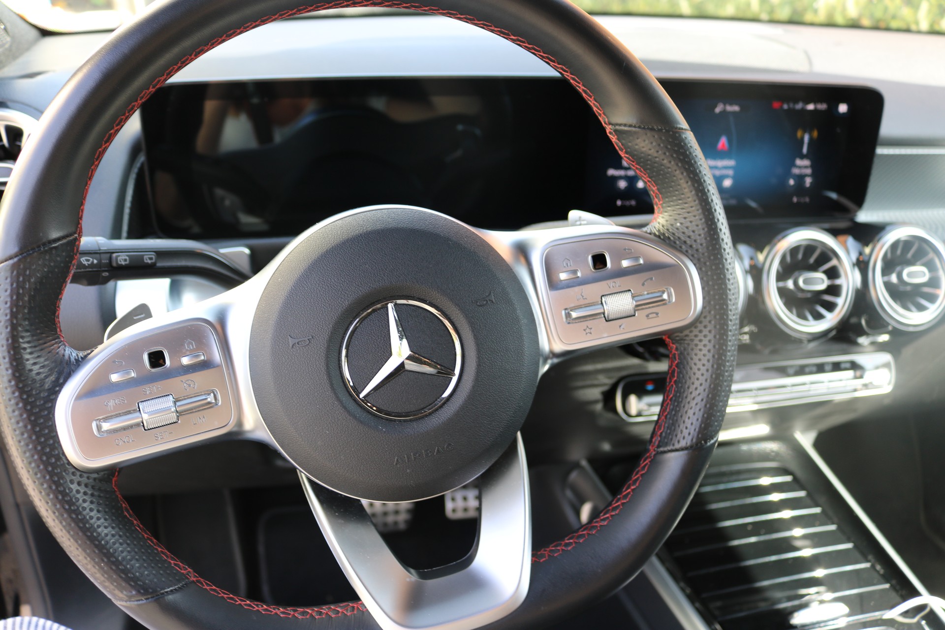 MERCEDES-BENZ GLB 220 d 4Matic AMG Line 8G-Tronic-image-4