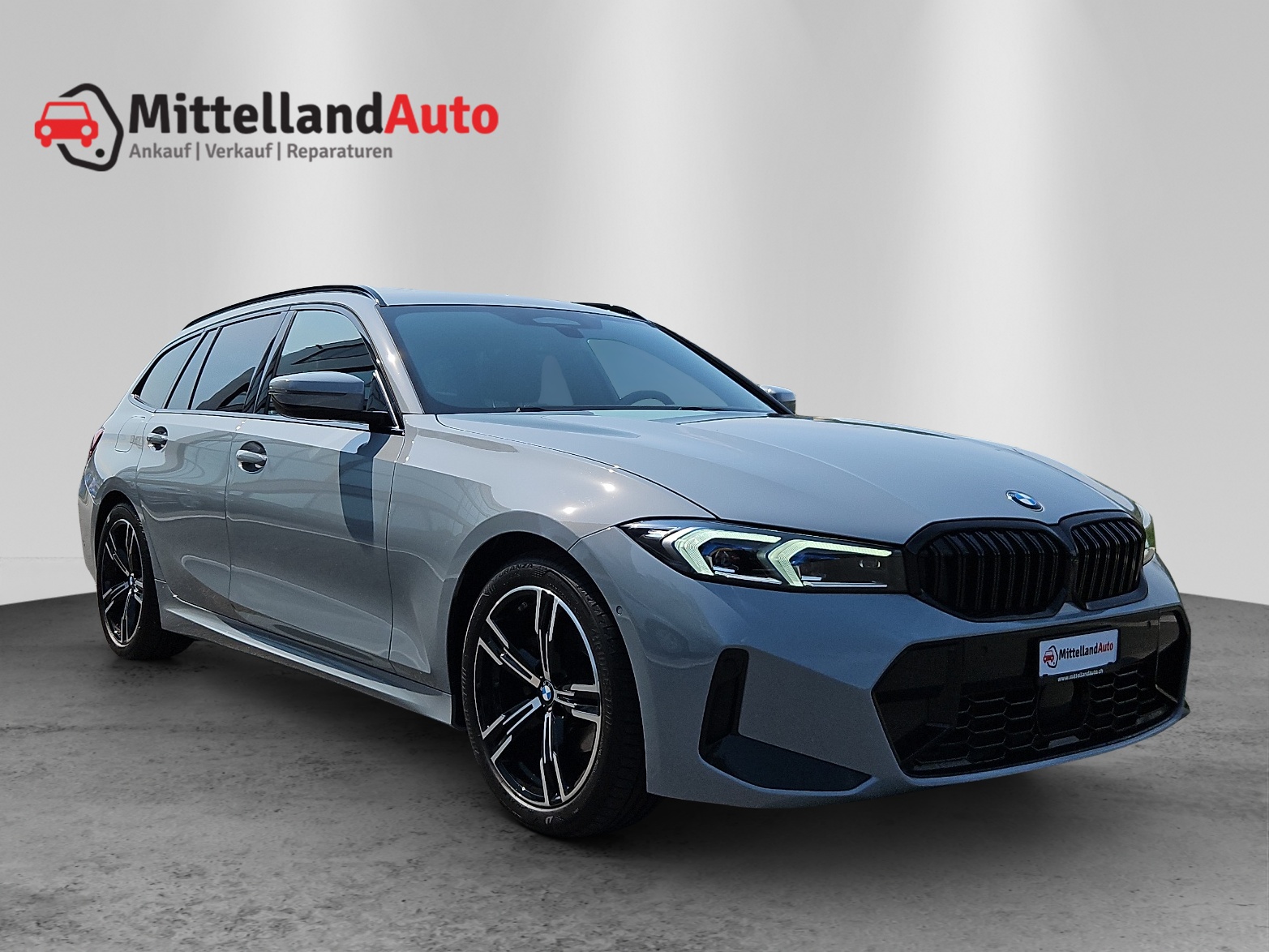 BMW 318i Touring Steptronic M Sport-showroom-element-2