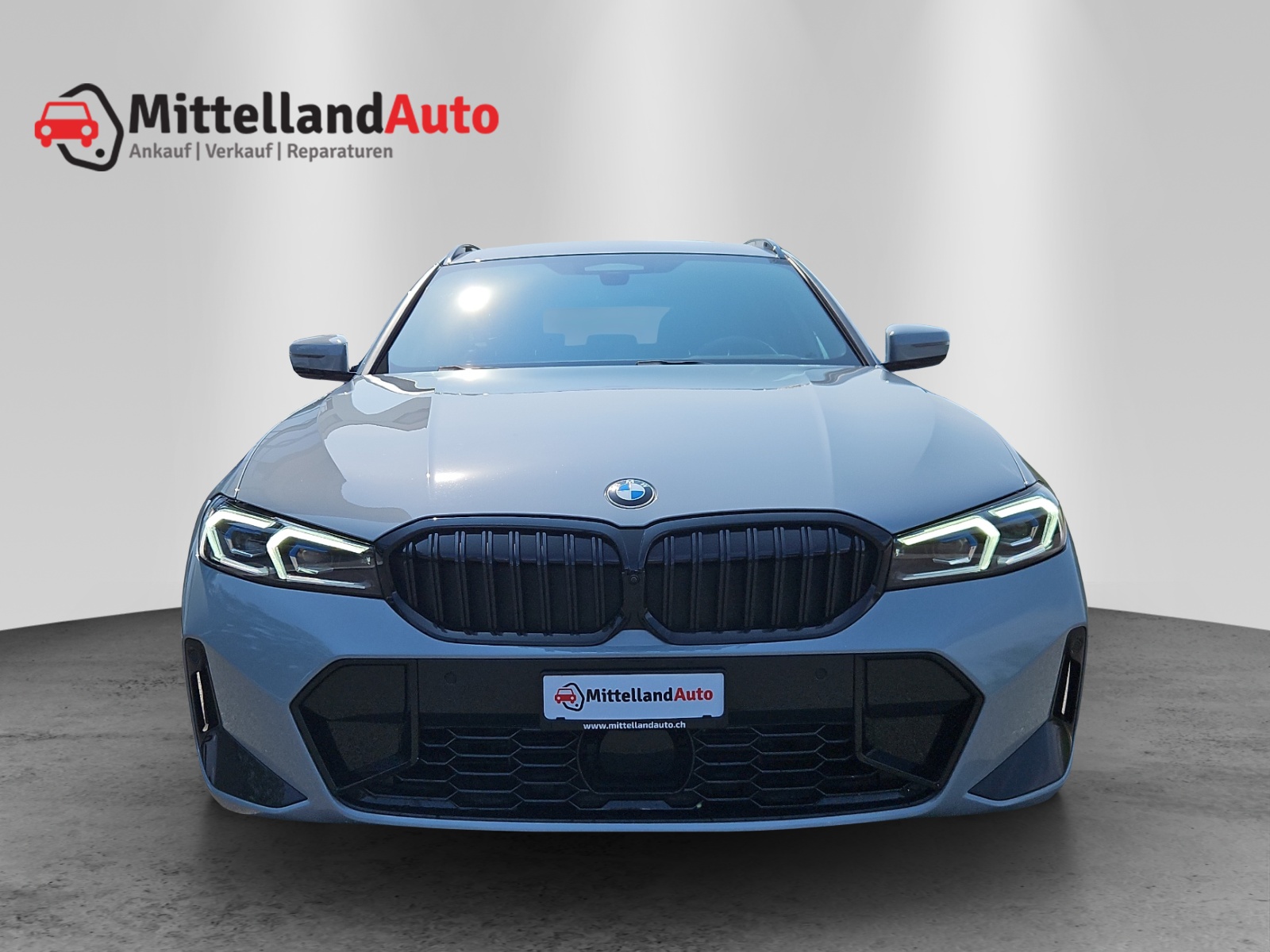 BMW 318i Touring Steptronic M Sport-showroom-element-1