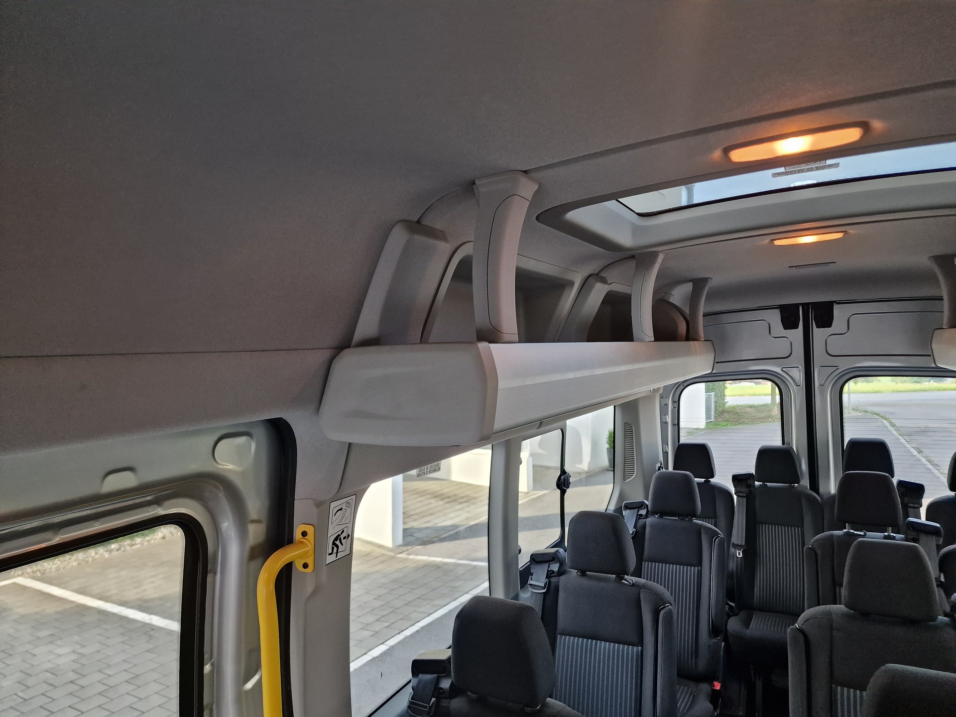 FORD Transit 460 L3H3 Trend RWD 17 Plätze-image-24