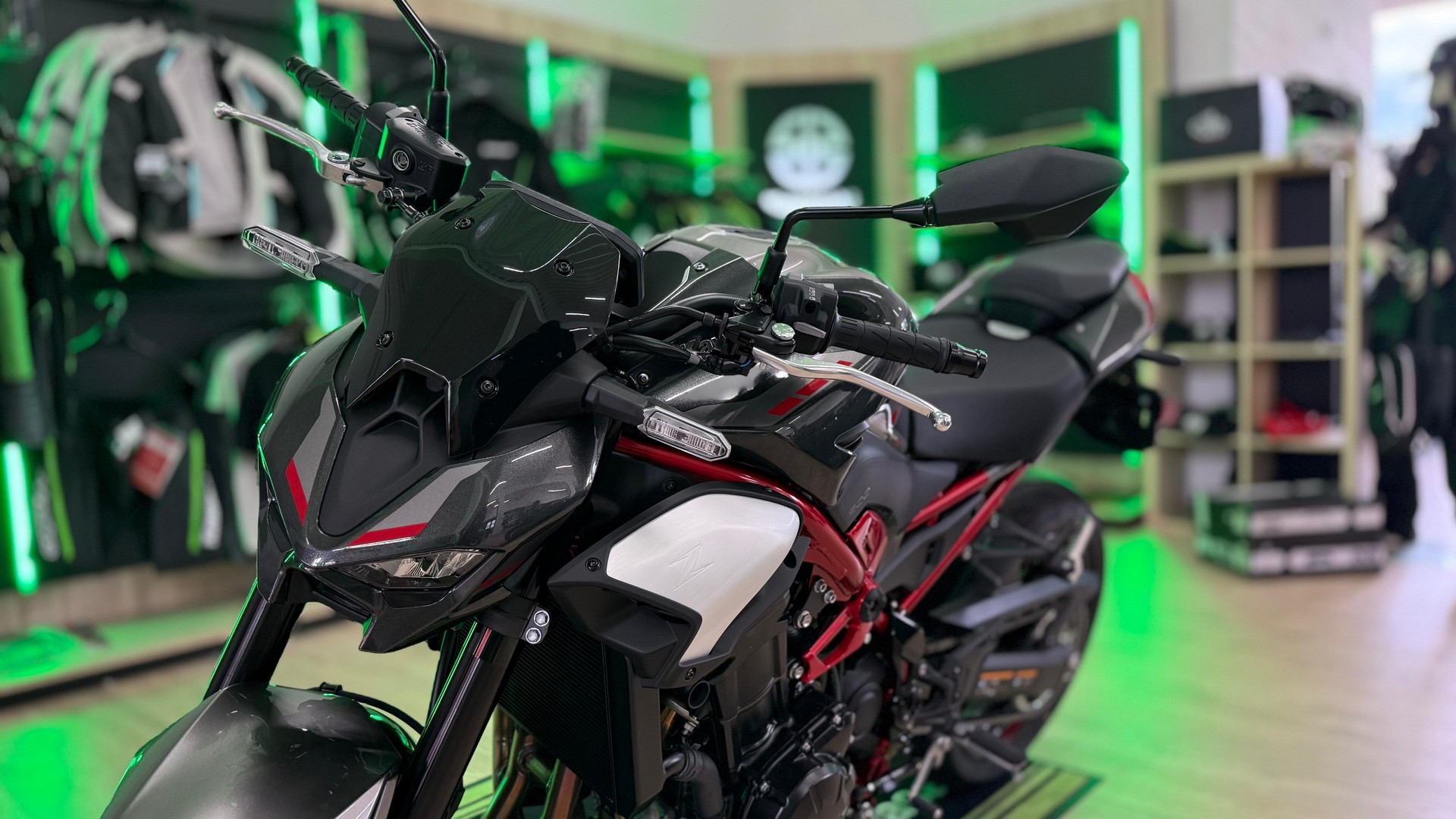 KAWASAKI Z 900-image-1