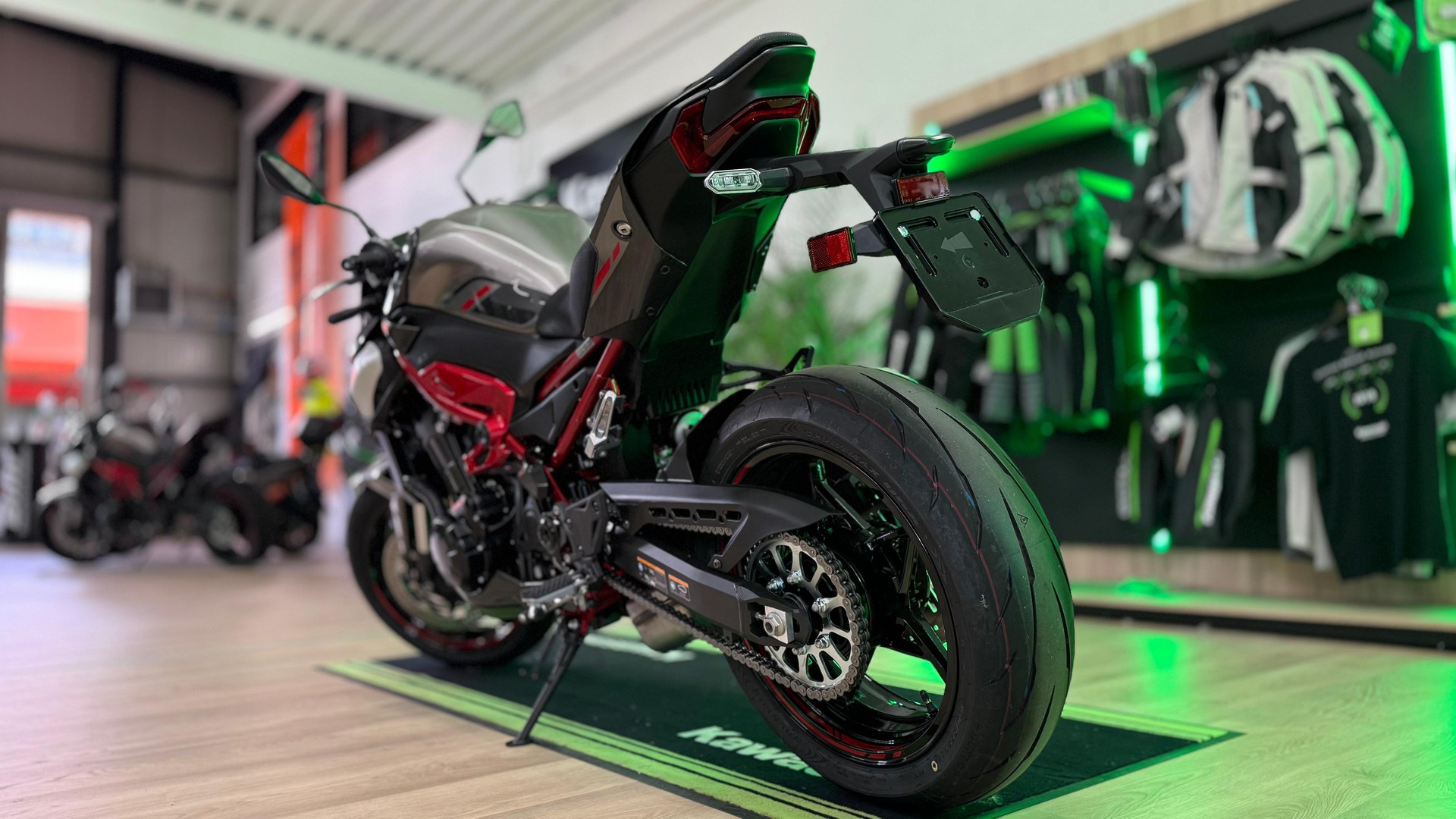 KAWASAKI Z 900-image-3