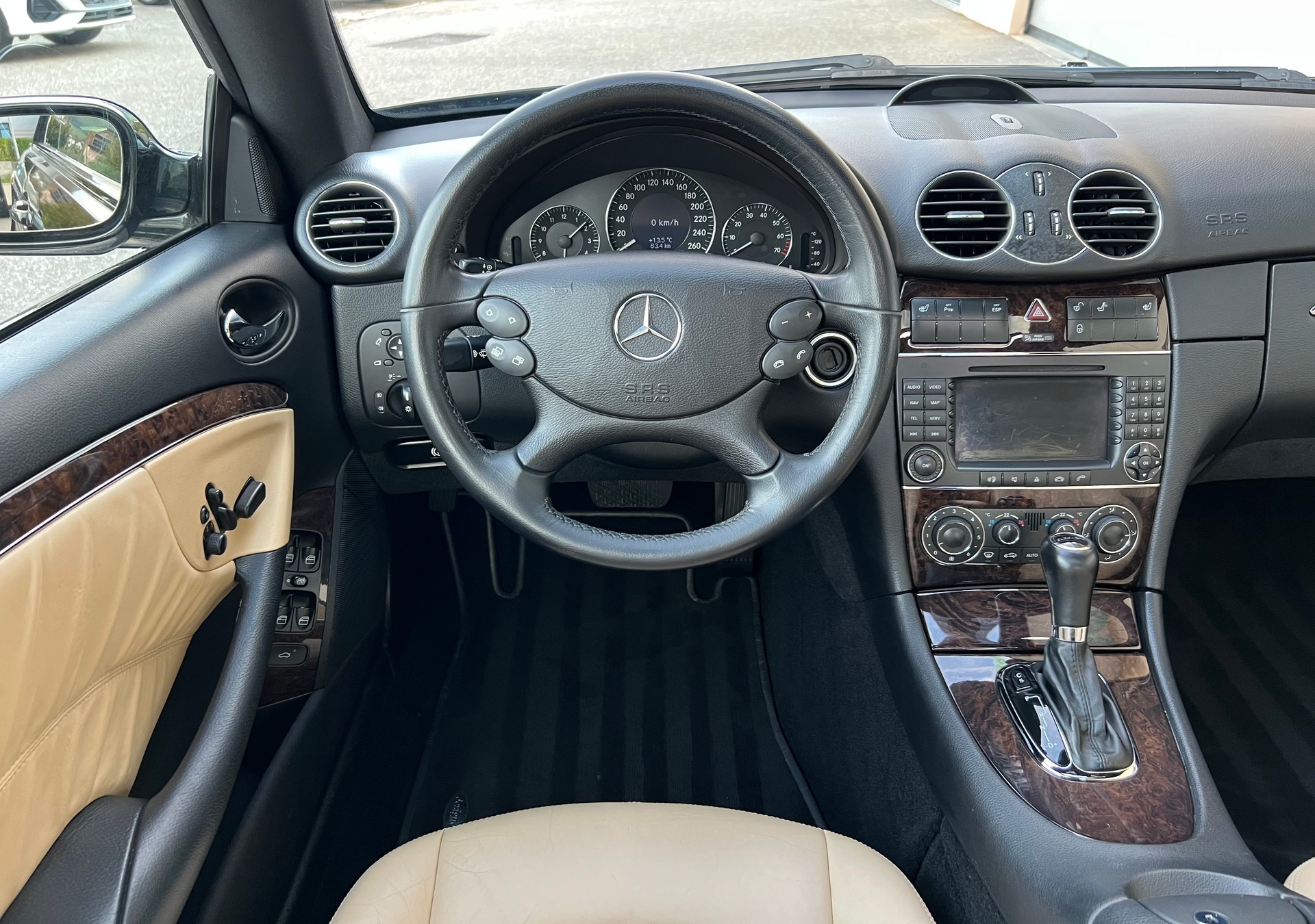 MERCEDES-BENZ CLK 350 Elégance 7G-Tronic I designo (CH)-image-15