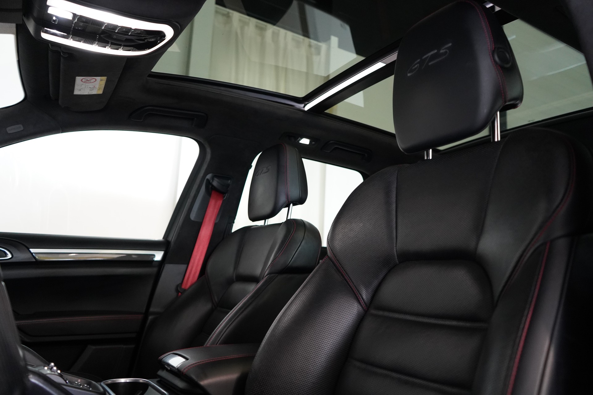 PORSCHE Cayenne GTS-image-11