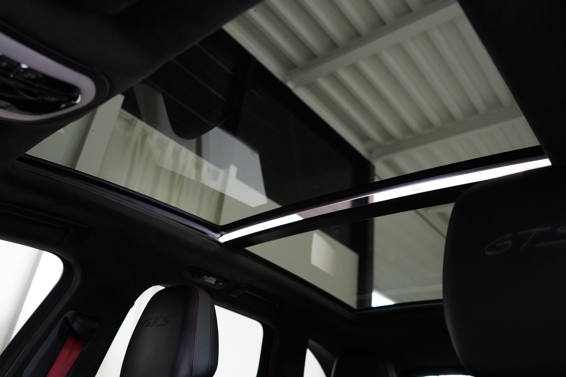 PORSCHE Cayenne GTS-image-12