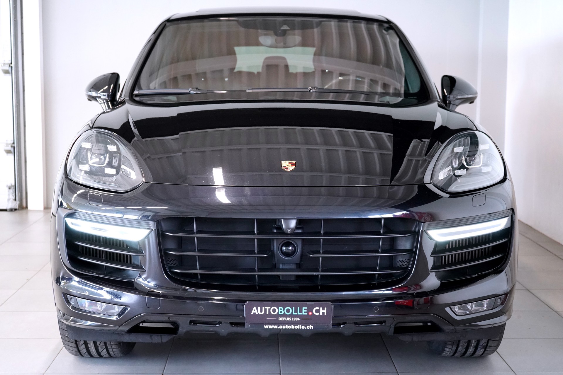 PORSCHE Cayenne GTS-showroom-element-3