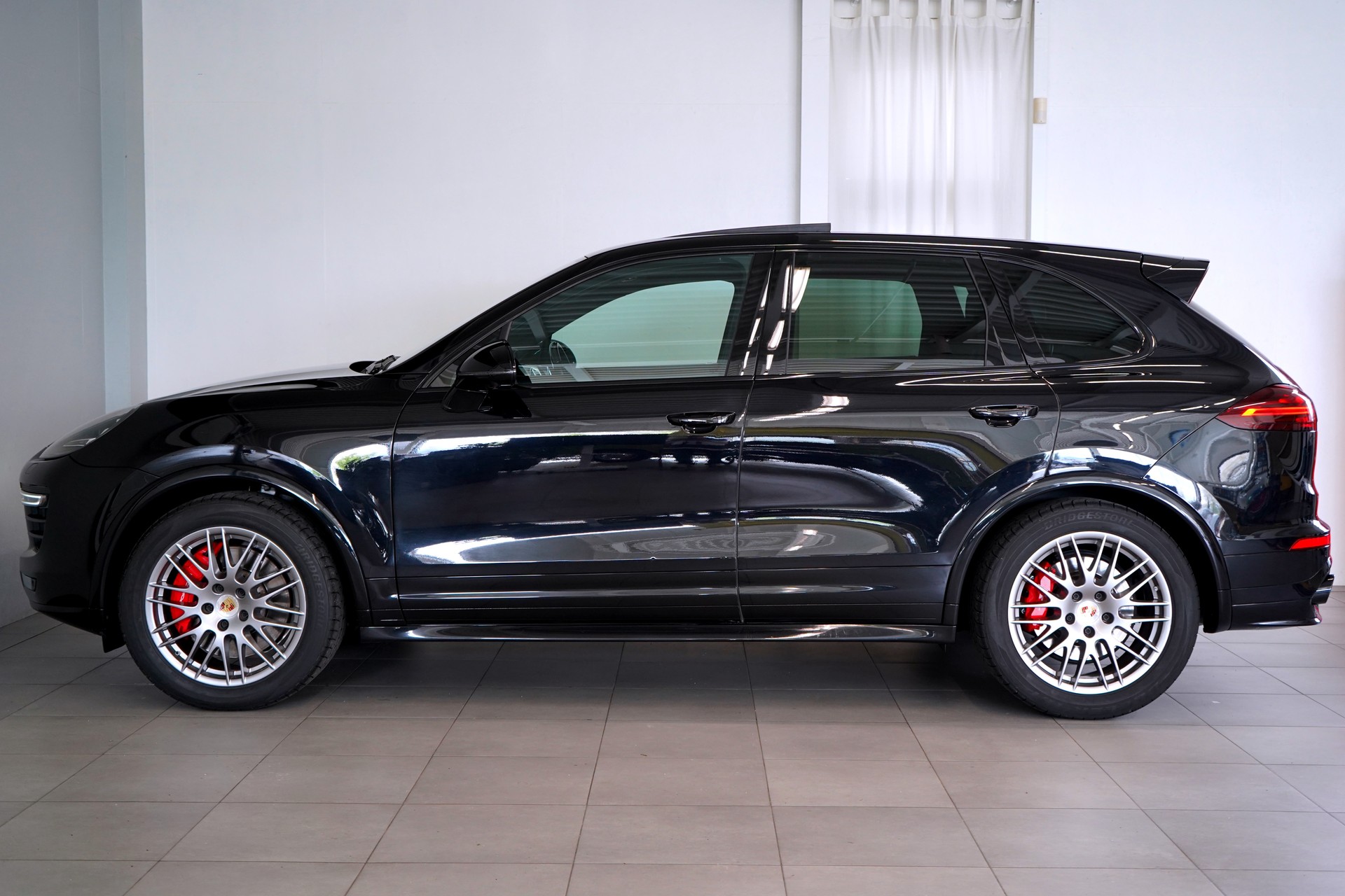 PORSCHE Cayenne GTS-image-6