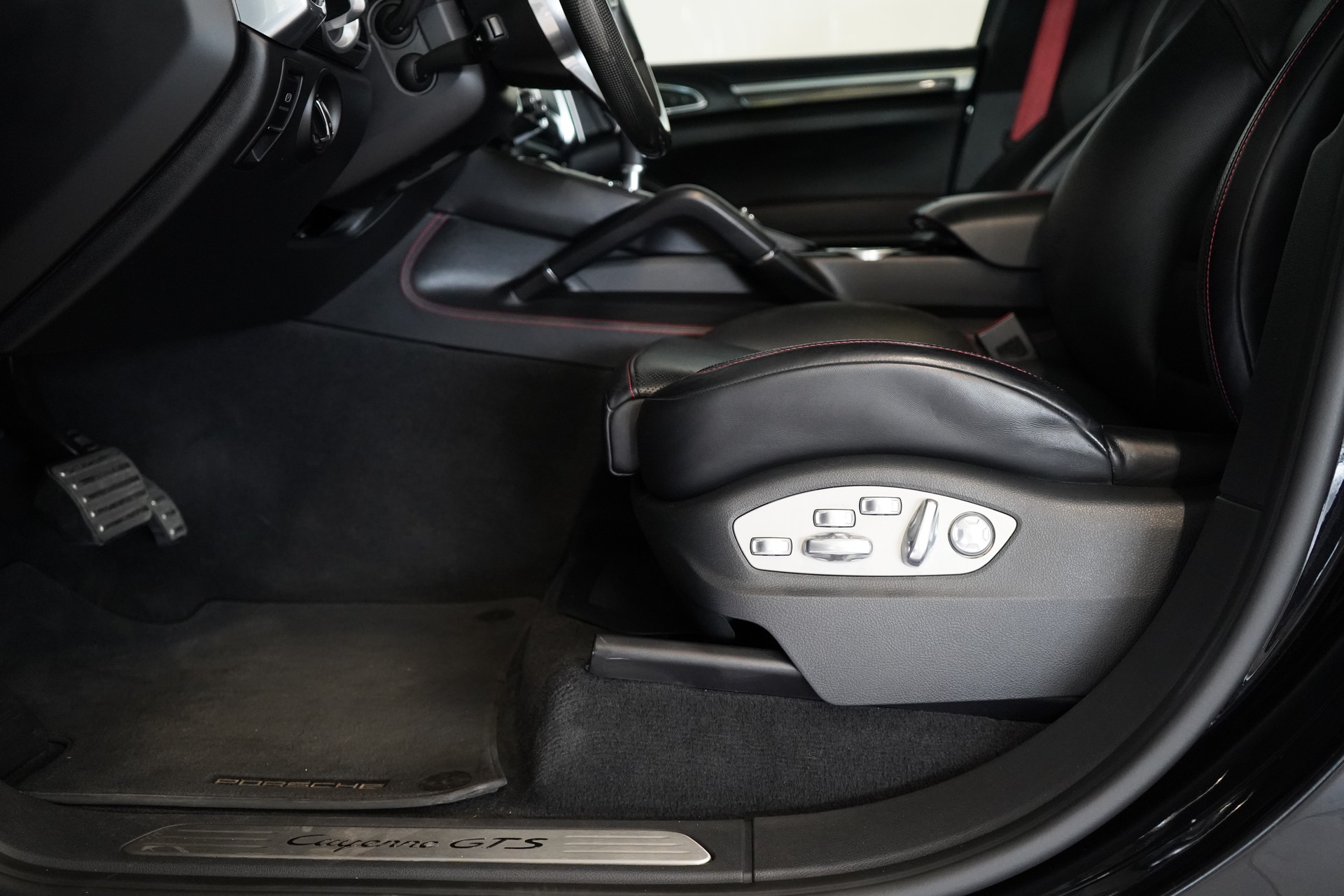 PORSCHE Cayenne GTS-image-8