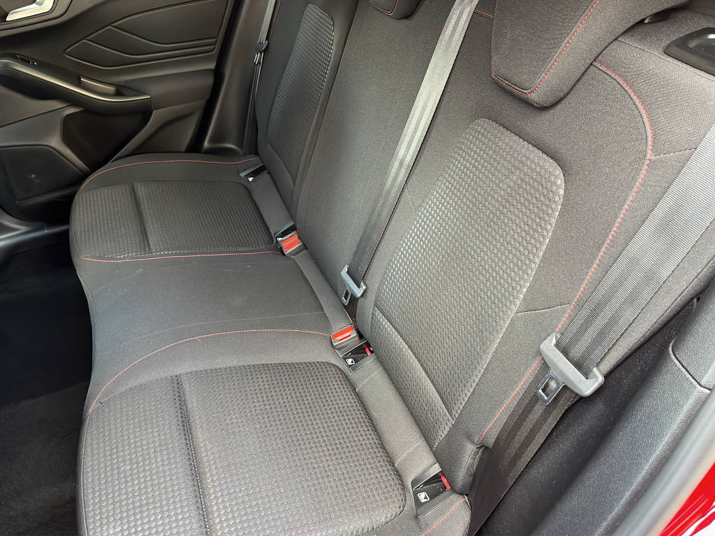 FORD Focus 1.0i EcoB Hybrid 155 ST--image-11