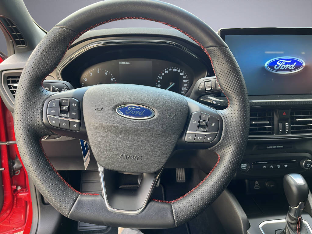 FORD Focus 1.0i EcoB Hybrid 155 ST--image-9
