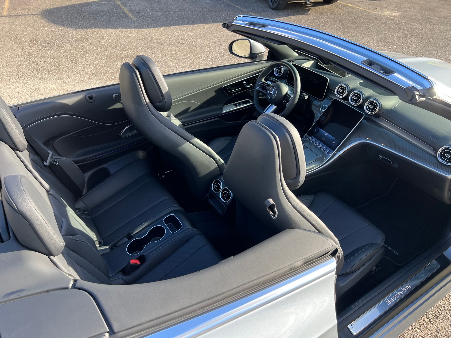 MERCEDES-BENZ "AMG CLE 200 CABRIO" 4MATIC 9G-TRONIC. CH WAGEN. TOP AUSSTATTUNG. AMG PREMIUM. AMG INTERIEUR + AMG EXTERIEUR !!-image-25