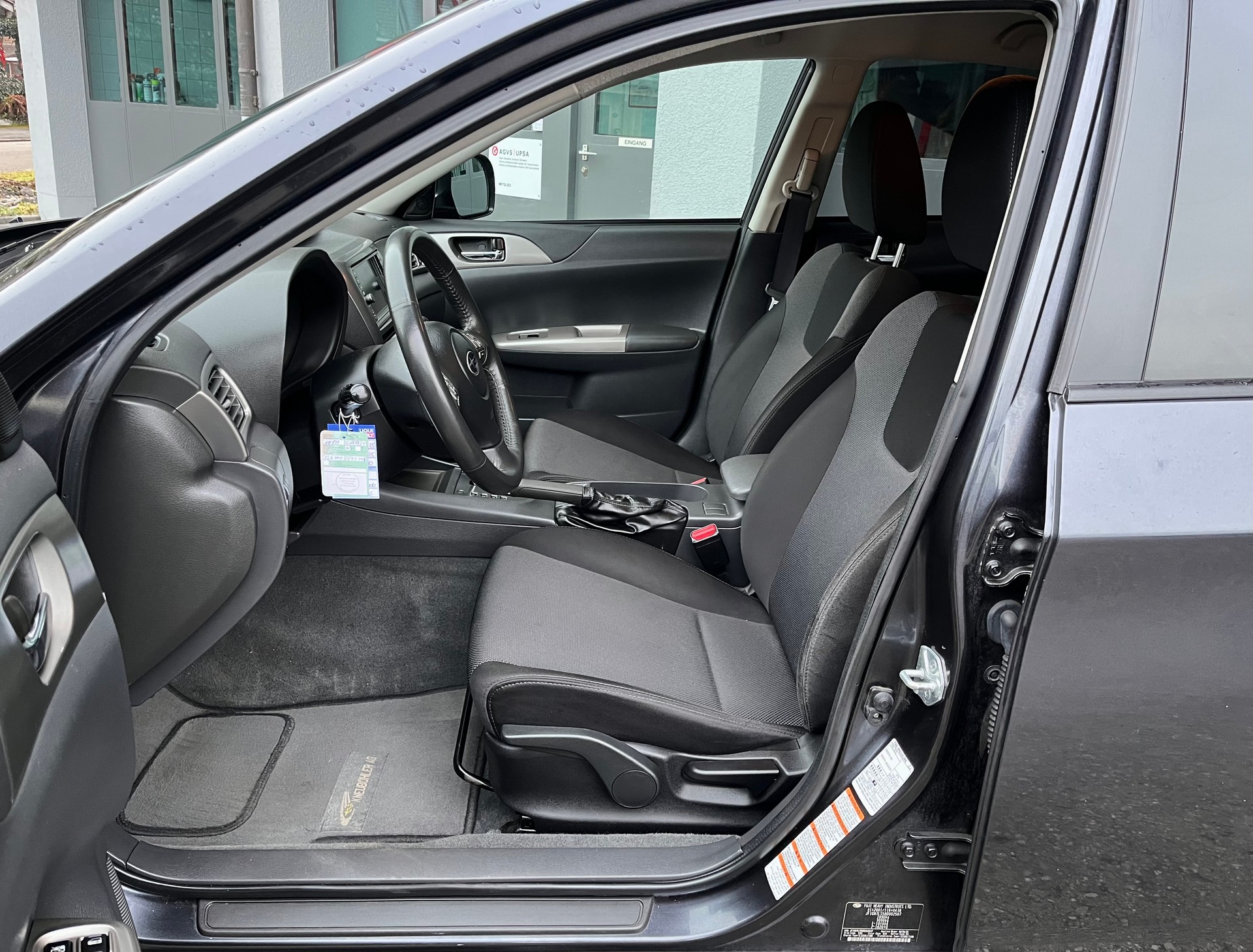 SUBARU Impreza 2.0R Comfort Automatic-image-8