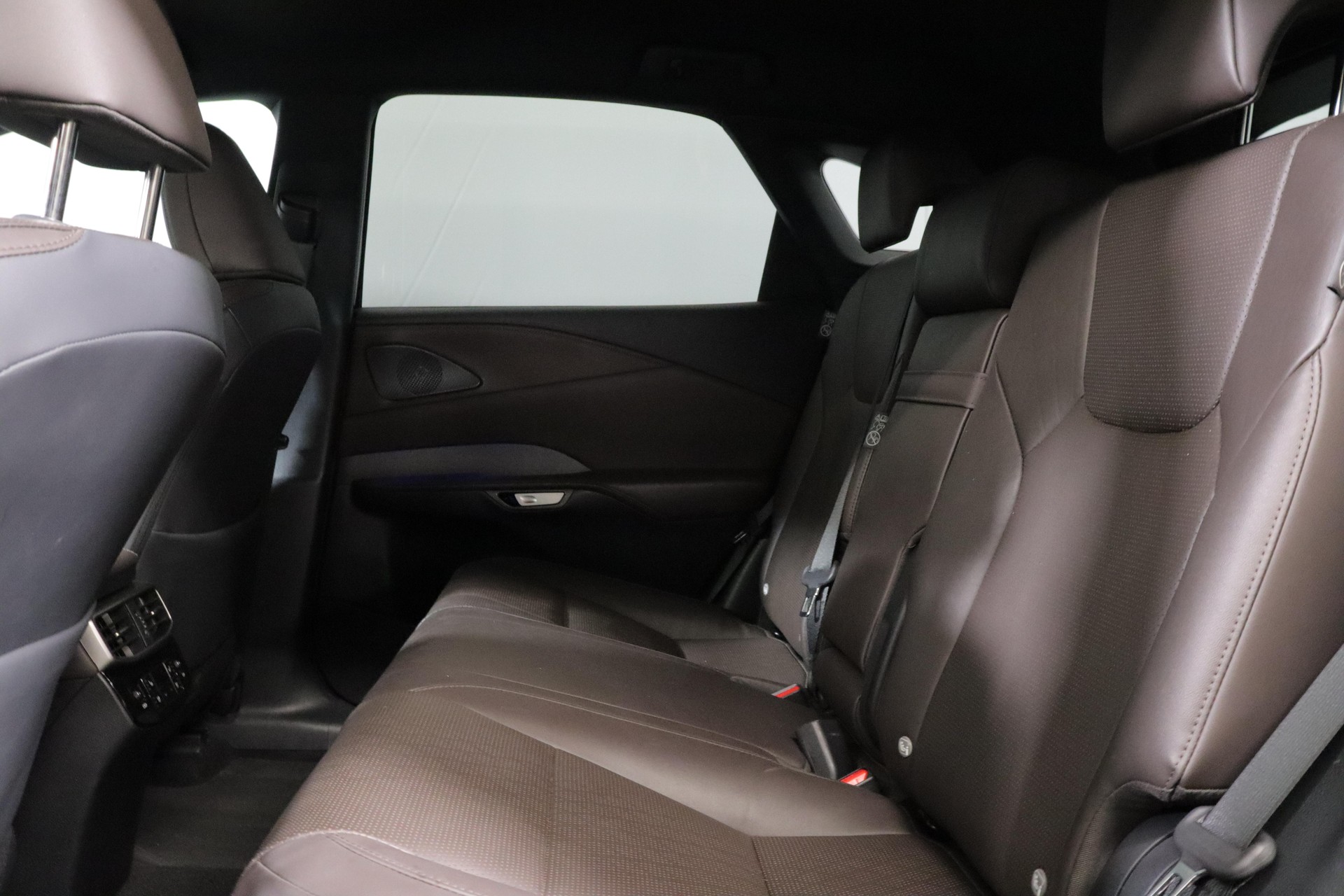 LEXUS RX 350h F-Line-showroom-element-3