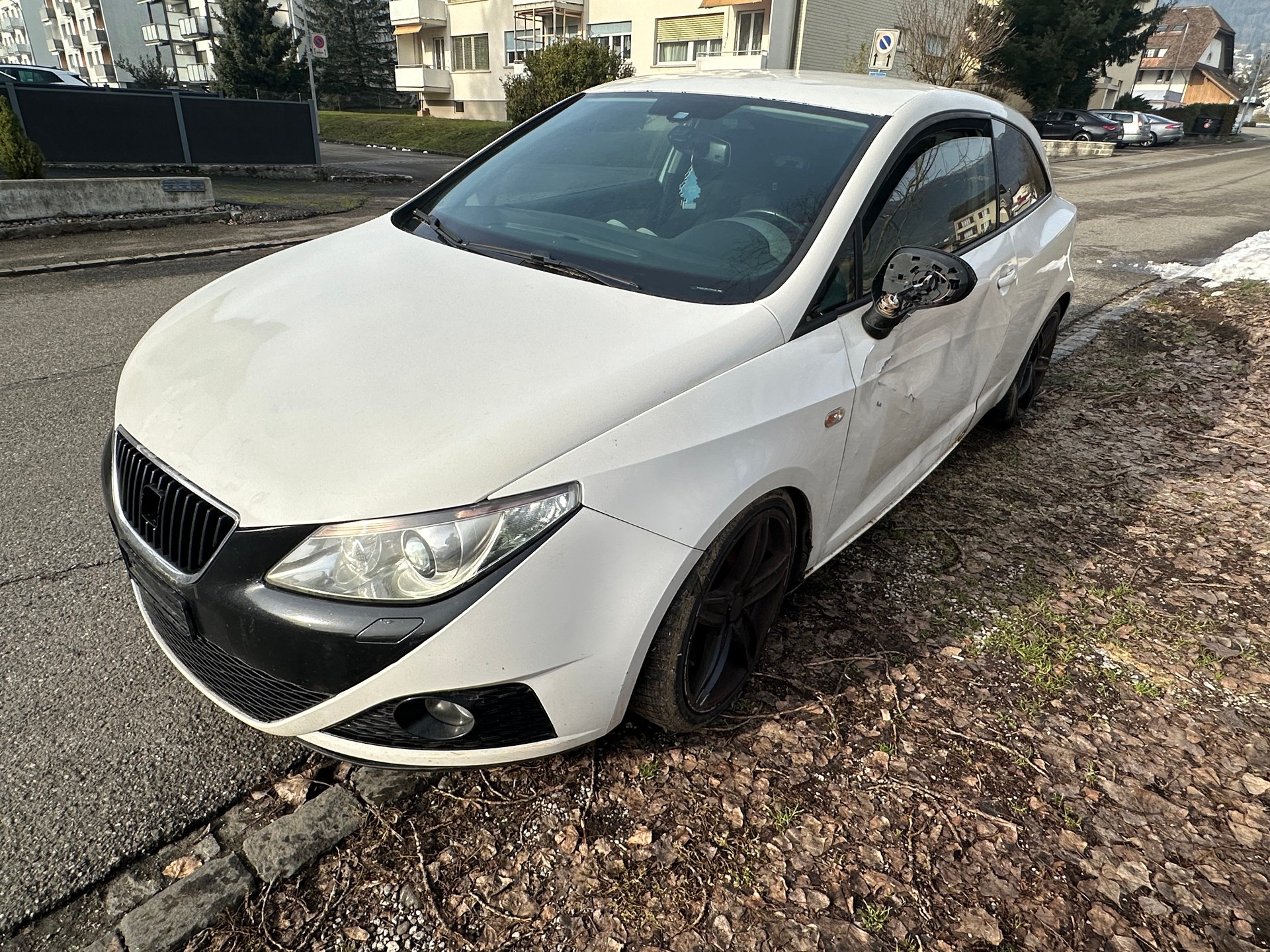 SEAT Ibiza SC 1.6 Sport-image-6