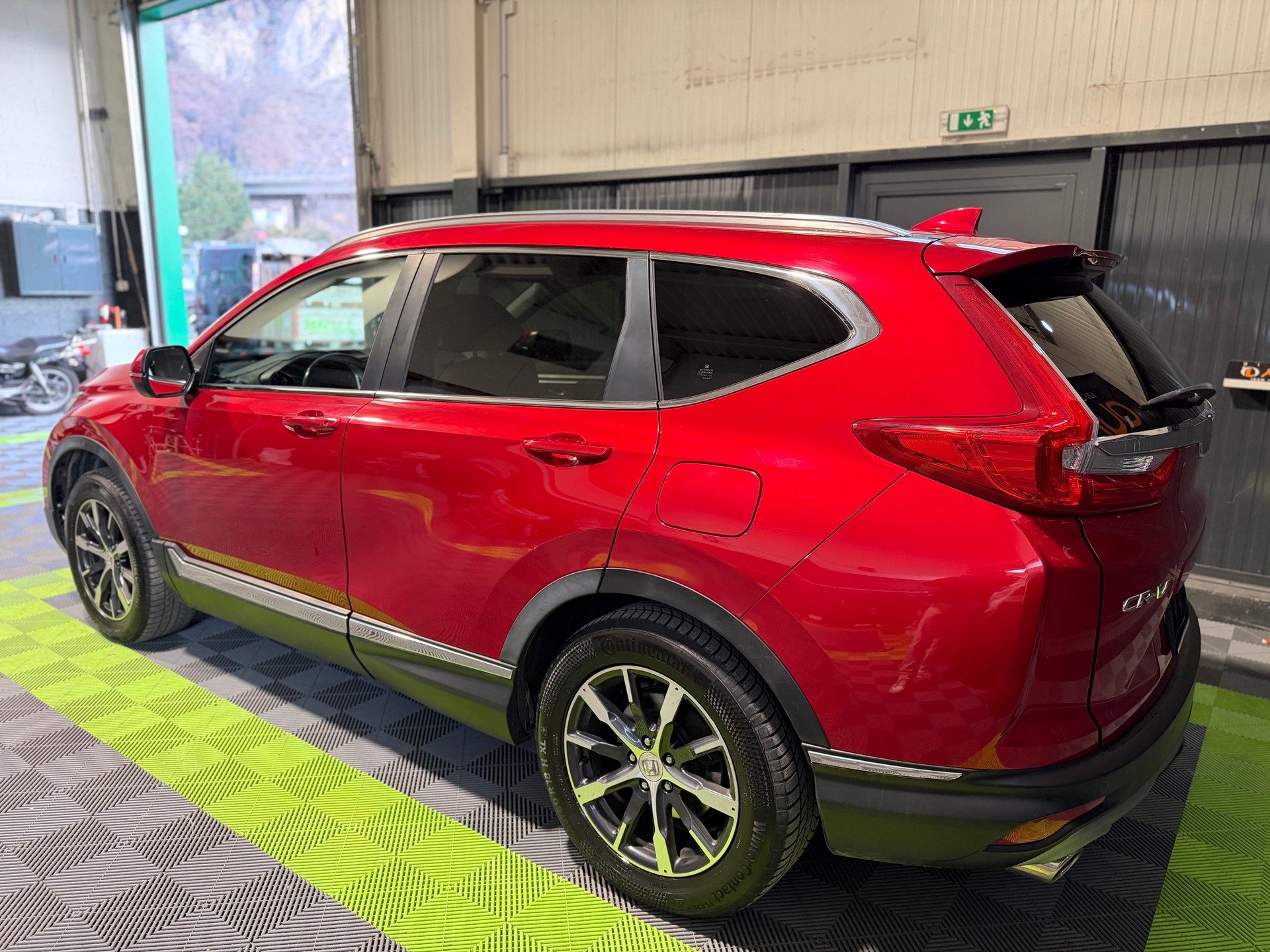 HONDA CR-V 1.5 i-VTEC Executive 4WD Automatic-image-3