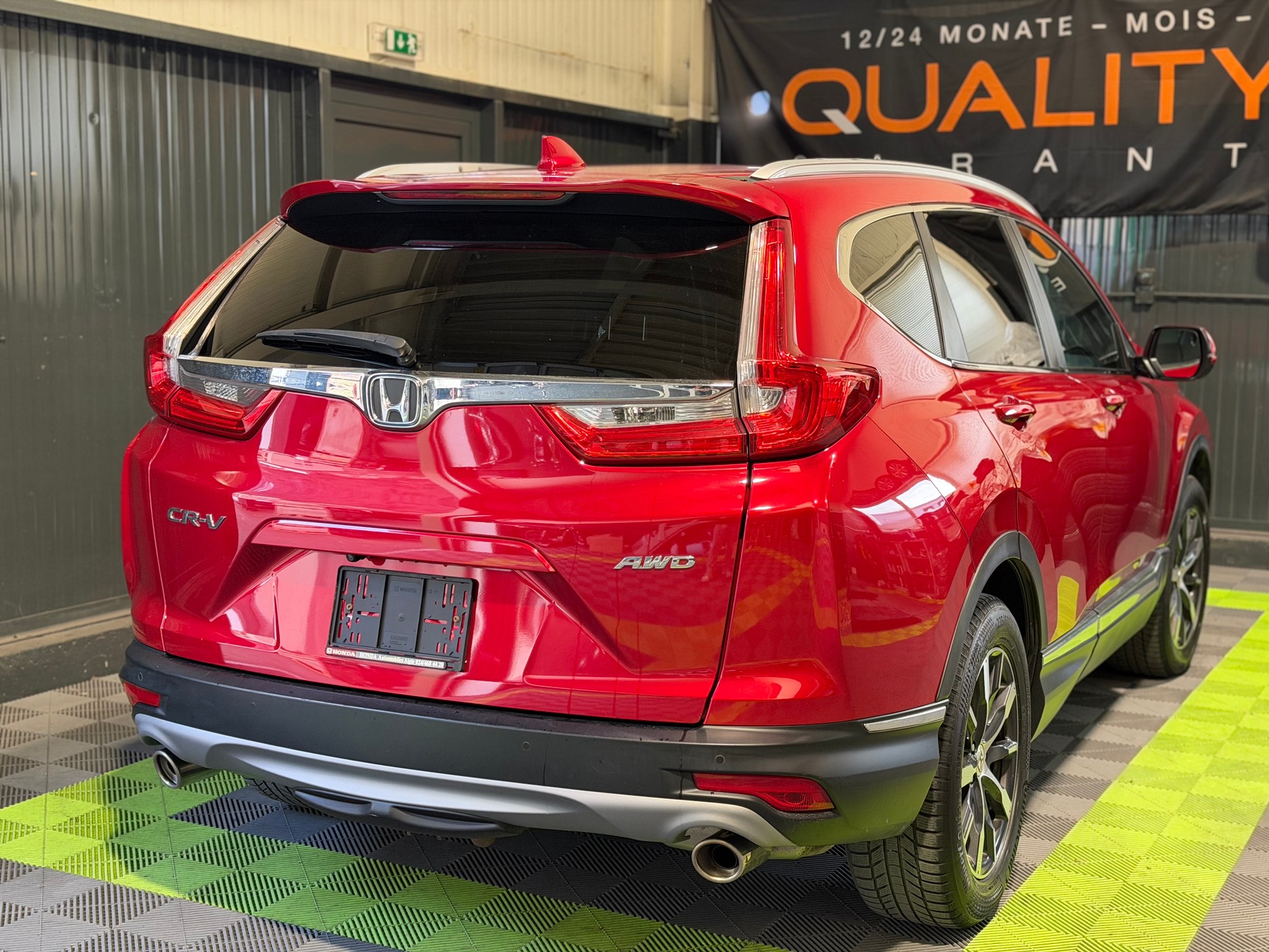 HONDA CR-V 1.5 i-VTEC Executive 4WD Automatic-image-5