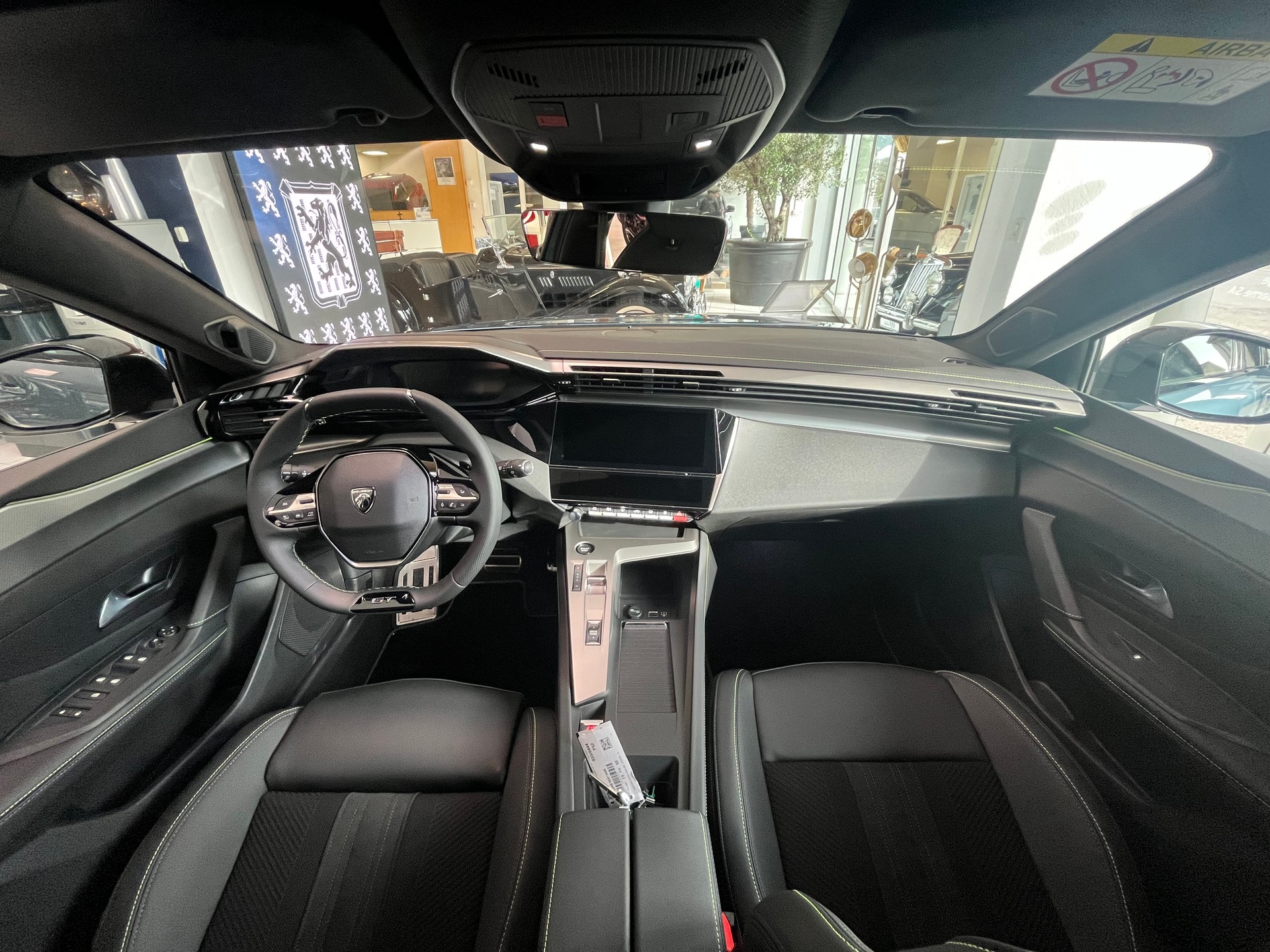 PEUGEOT 308 SW 1.2 Hybrid GT-image-6
