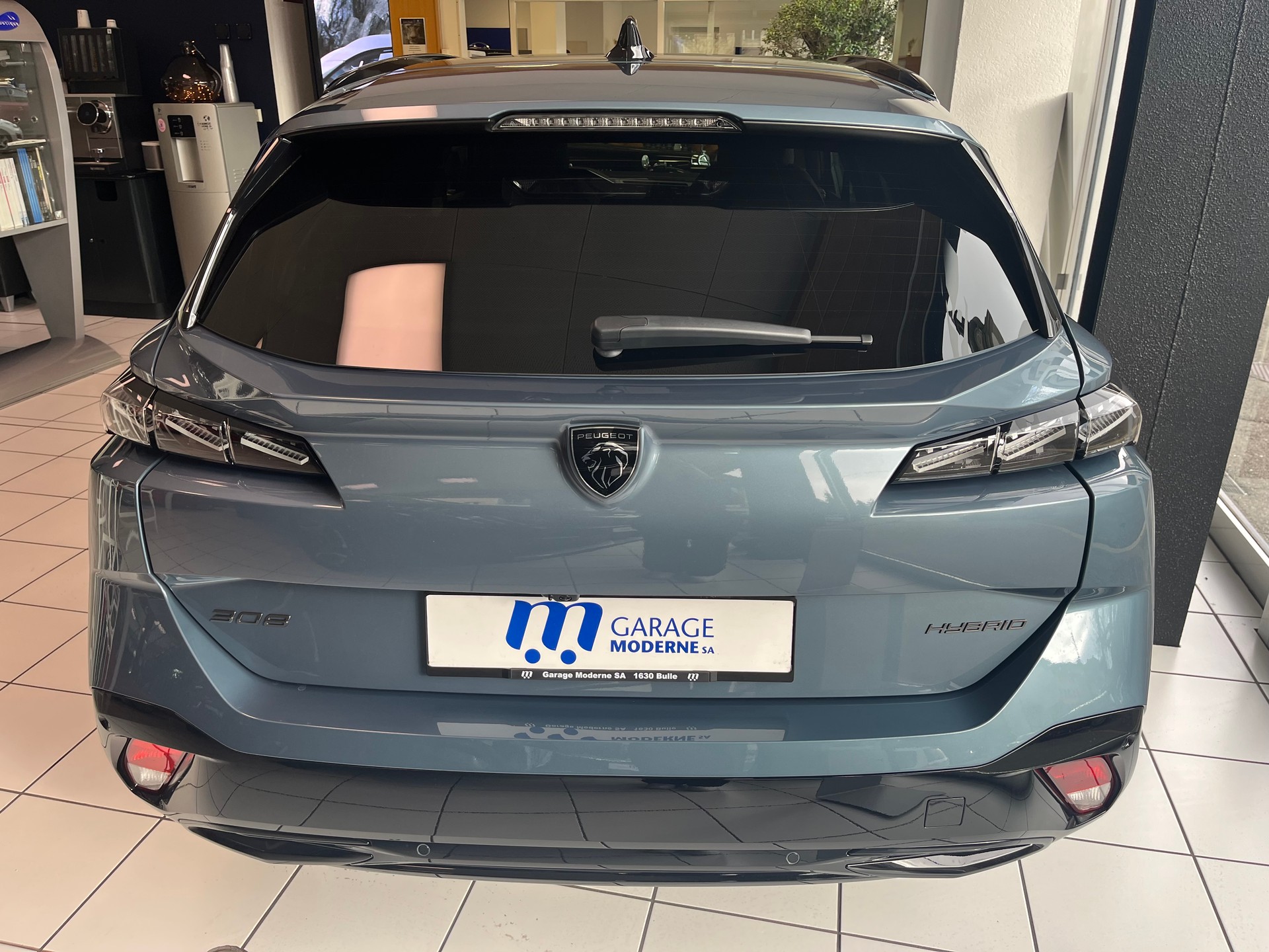 PEUGEOT 308 SW 1.2 Hybrid GT-showroom-element-3