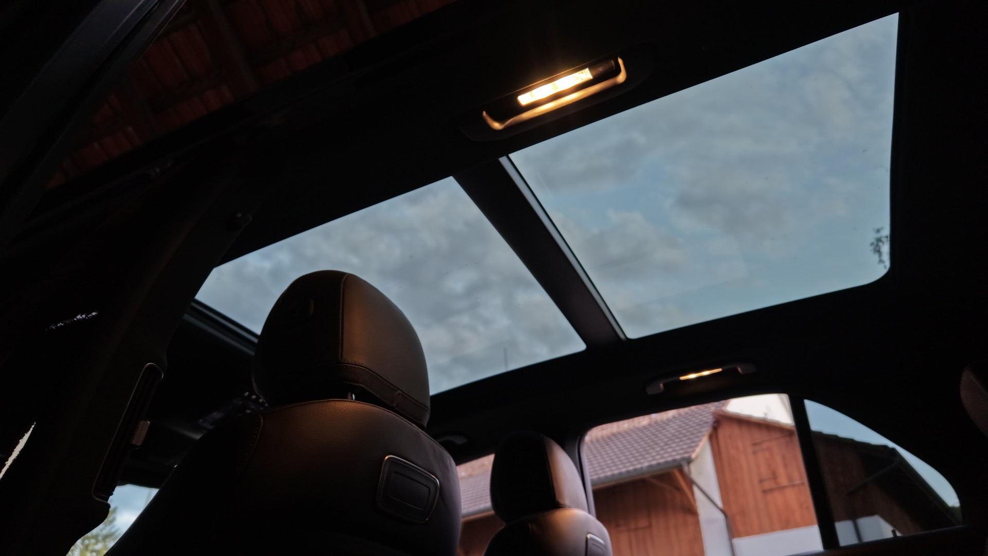 MERCEDES-BENZ GLE 450 4Matic AMG Line 9G-Tronic-image-13