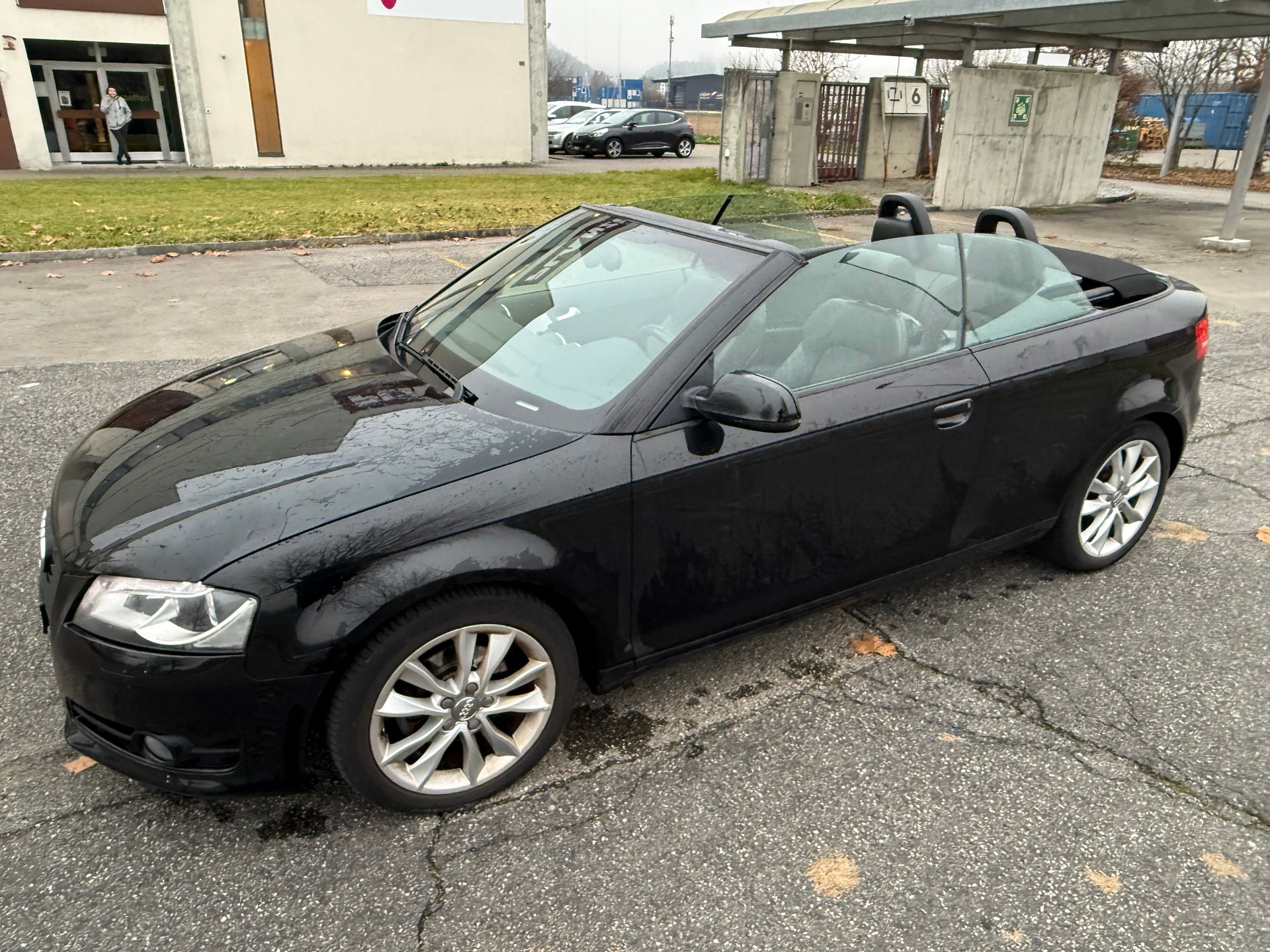AUDI A3 Cabriolet 1.8 TFSI Style-image-10