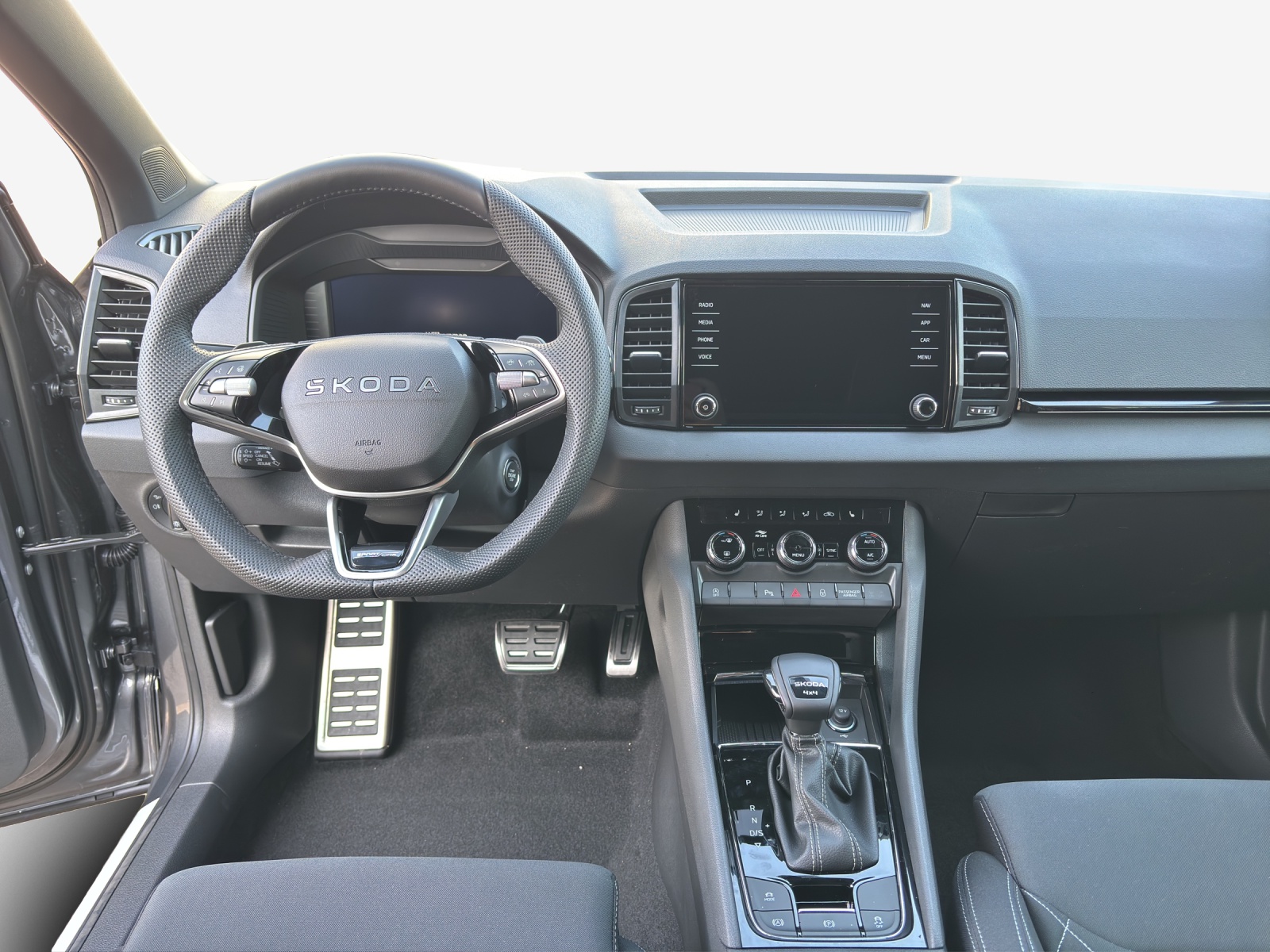 SKODA Karoq 2.0 TSI SportLine 4x4 DSG-image-8