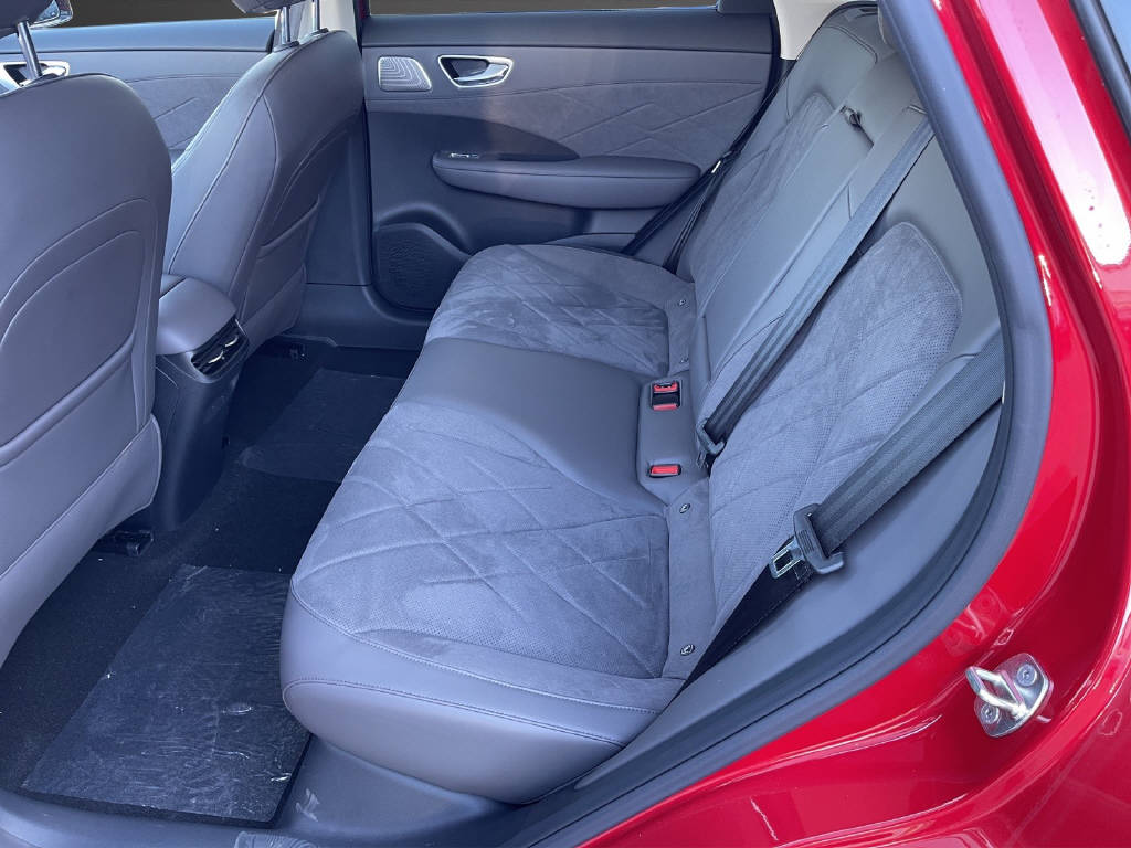 MG S6 EV 77 kWh Luxury 4WD-image-8
