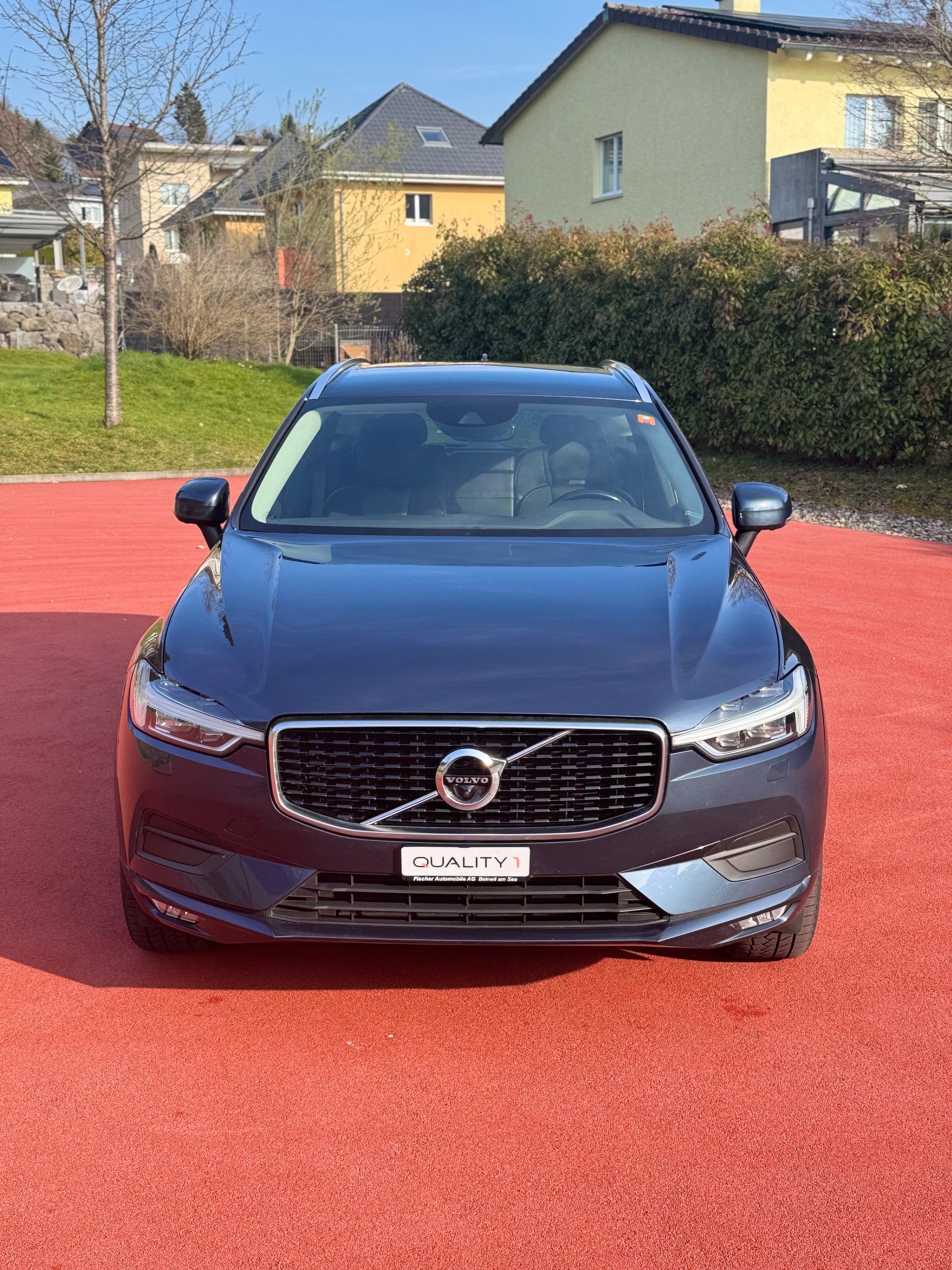 VOLVO XC60 D4 Momentum Geartronic-image-1