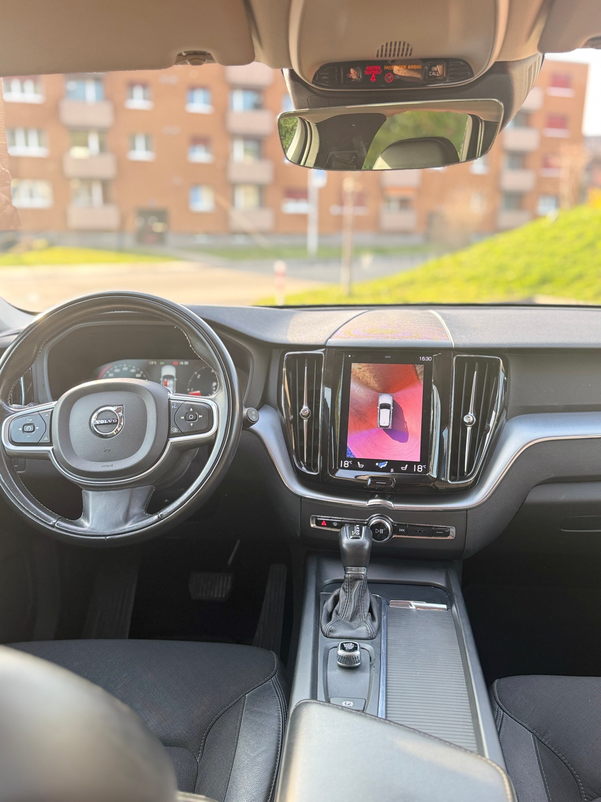 VOLVO XC60 D4 Momentum Geartronic-image-13