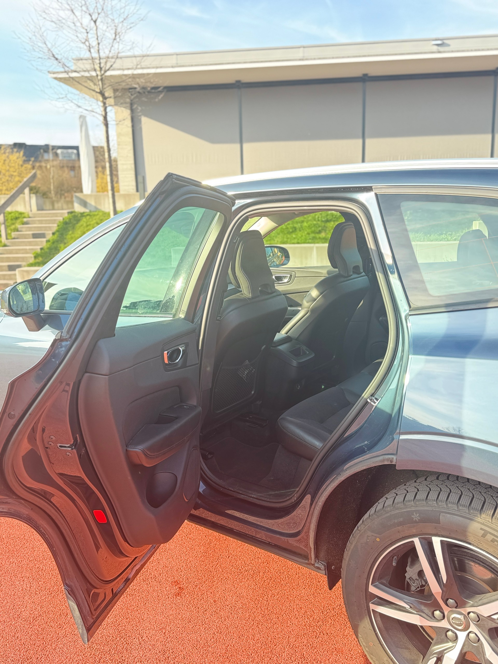 VOLVO XC60 D4 Momentum Geartronic-image-9