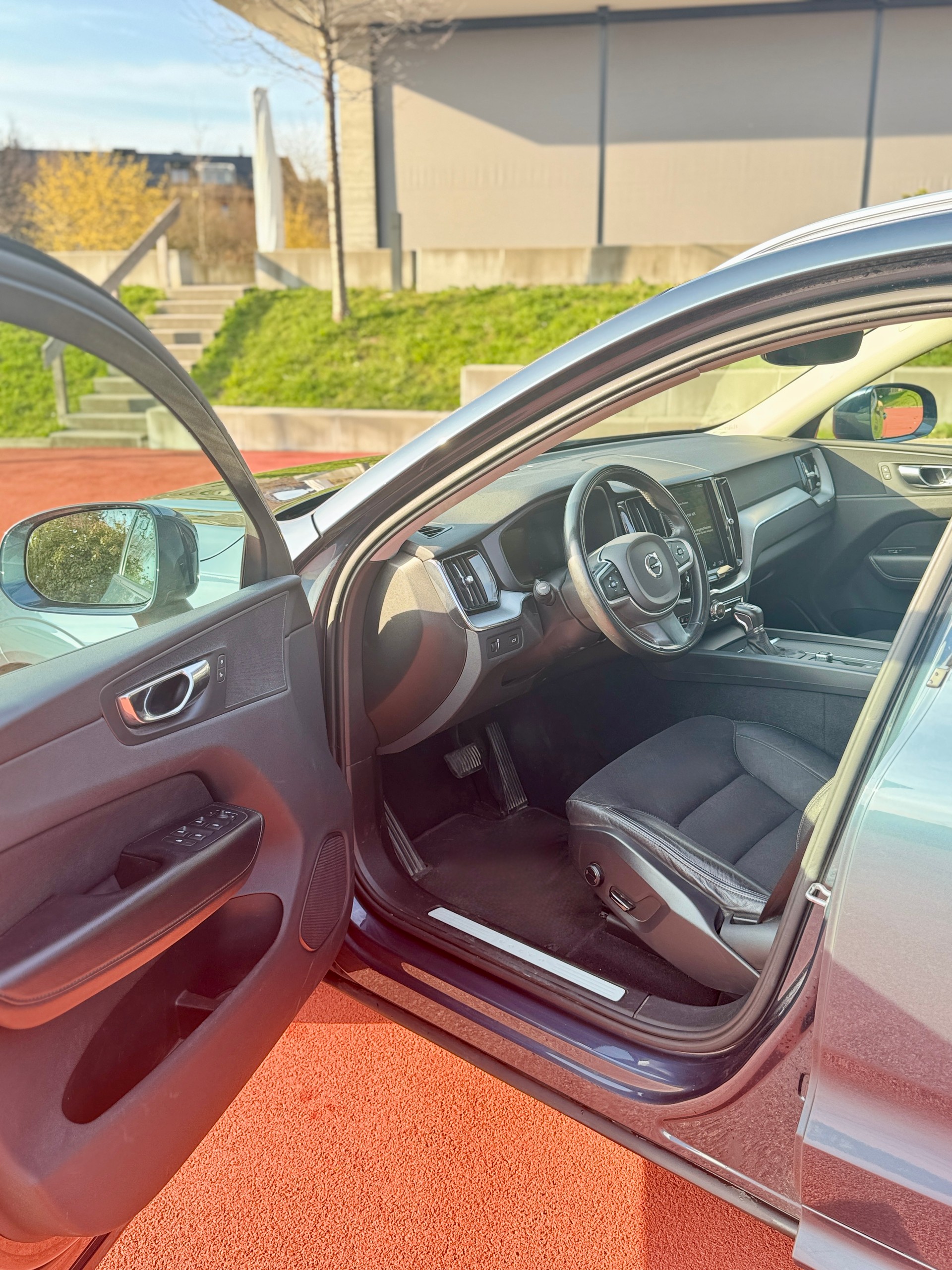 VOLVO XC60 D4 Momentum Geartronic-image-10