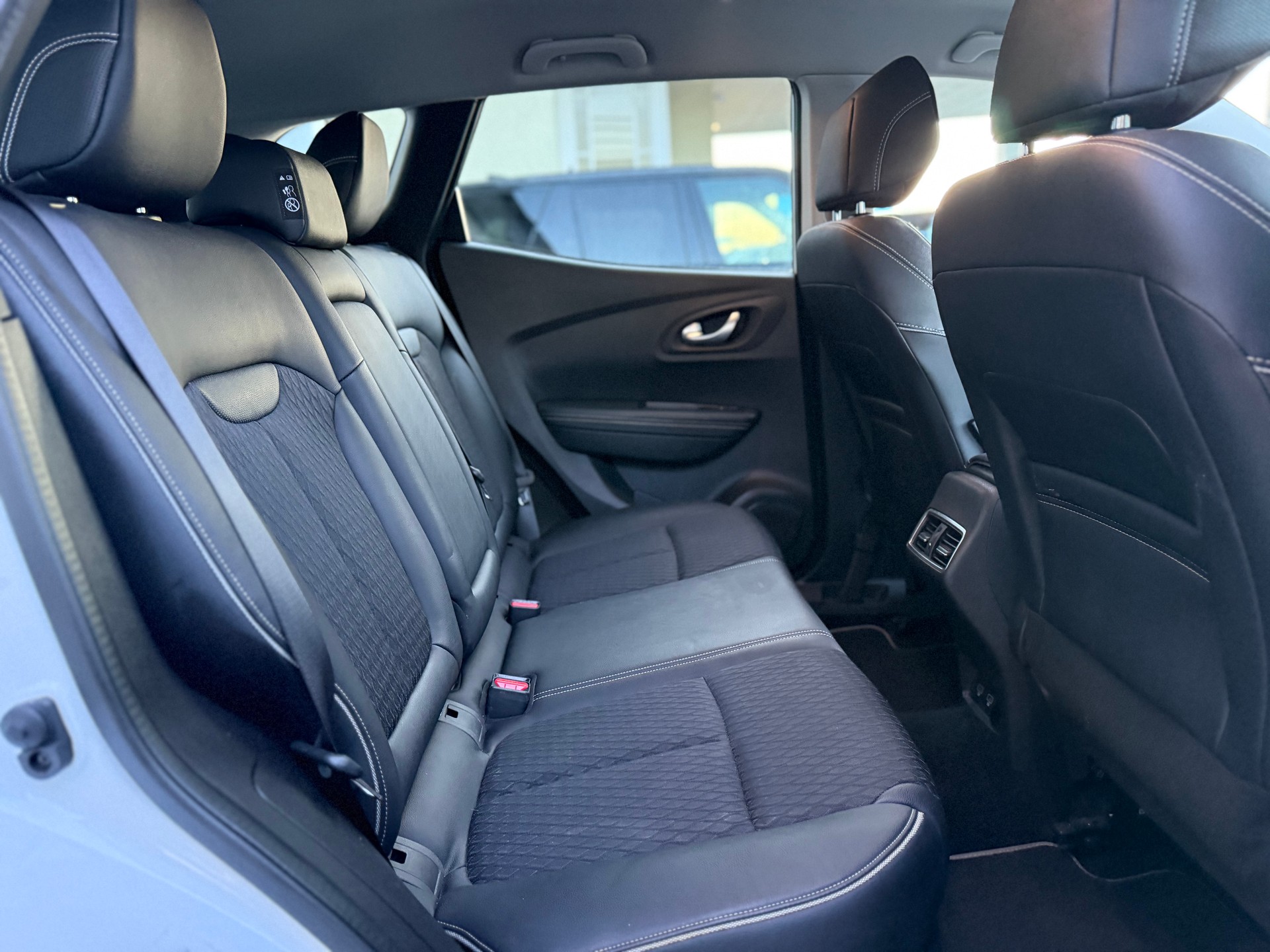RENAULT Kadjar 1.7 Blue dCI Business 4WD-image-13