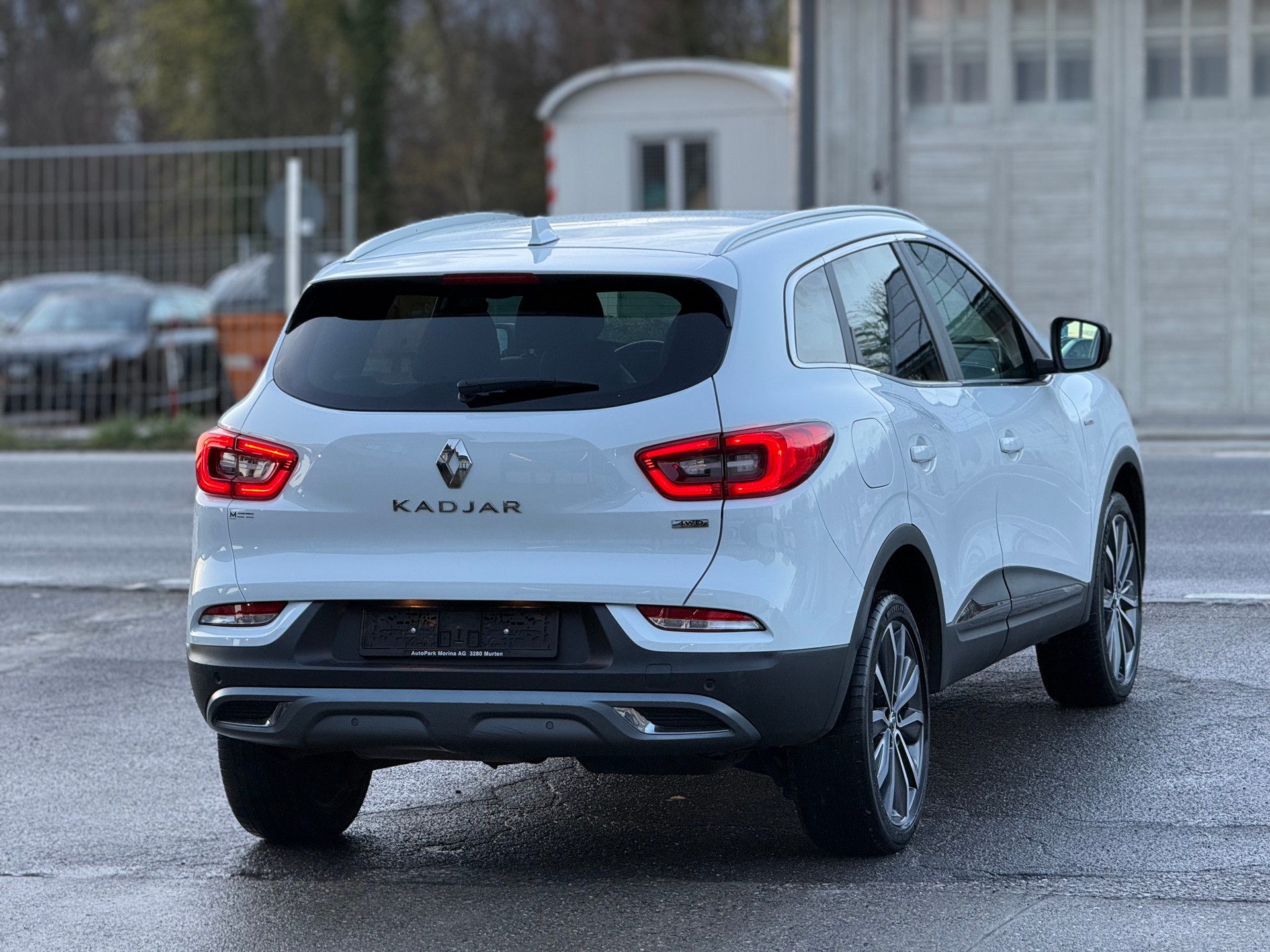 RENAULT Kadjar 1.7 Blue dCI Business 4WD-image-4