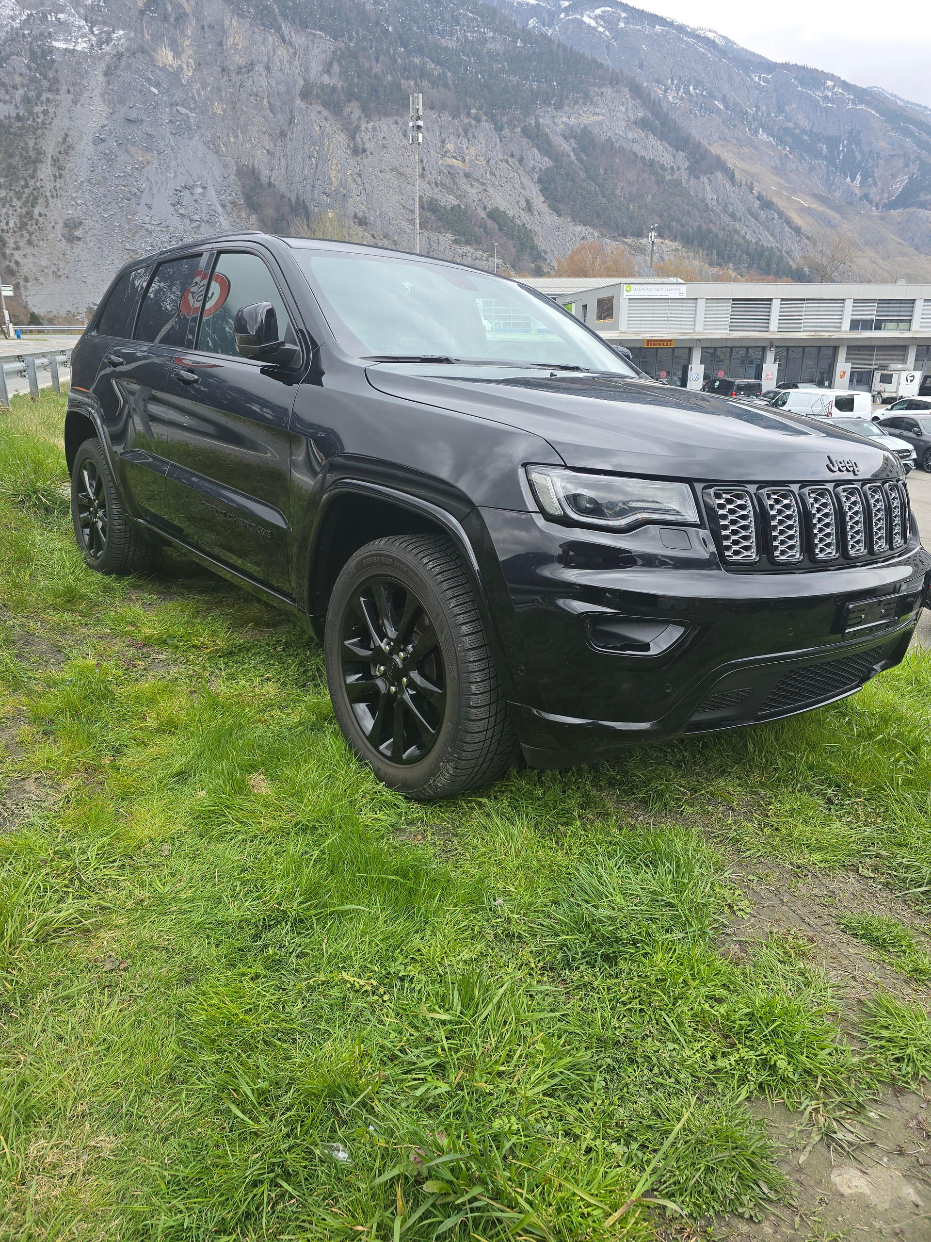 JEEP Grand Cherokee 3.0 CRD Night Eagle Automatic-image-3