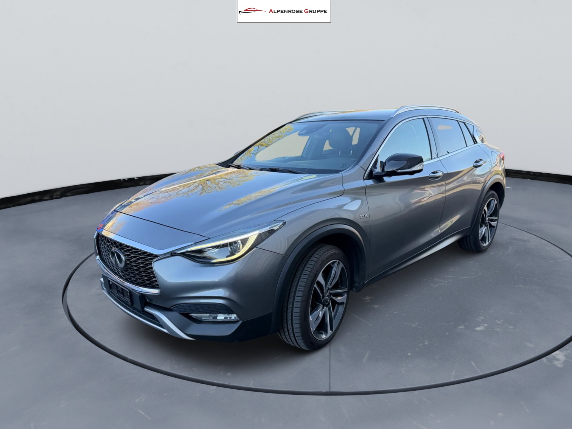 INFINITI QX30 2.0t Luxe Tech AWD DCT AWD-image-2