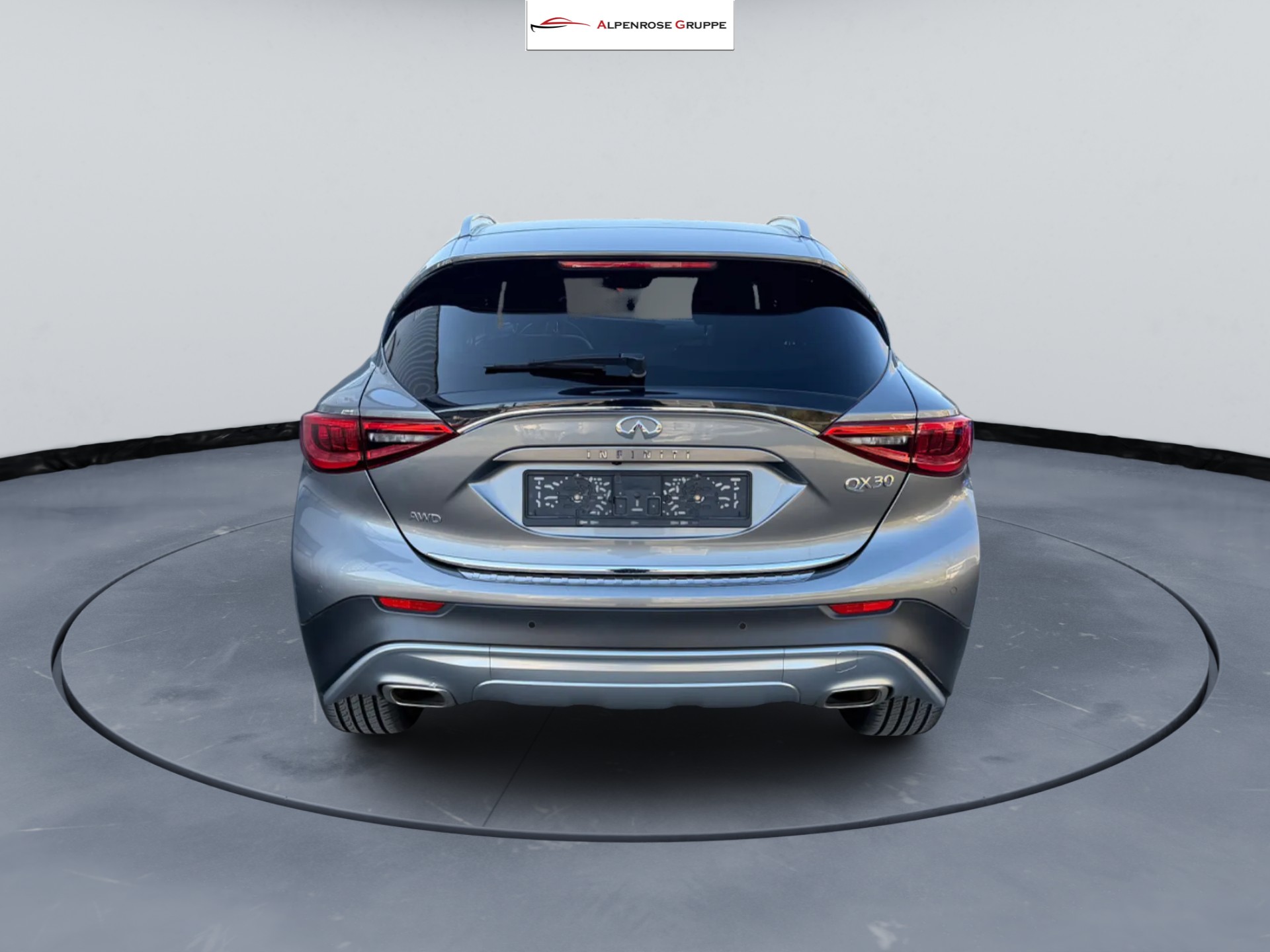 INFINITI QX30 2.0t Luxe Tech AWD DCT AWD-image-4