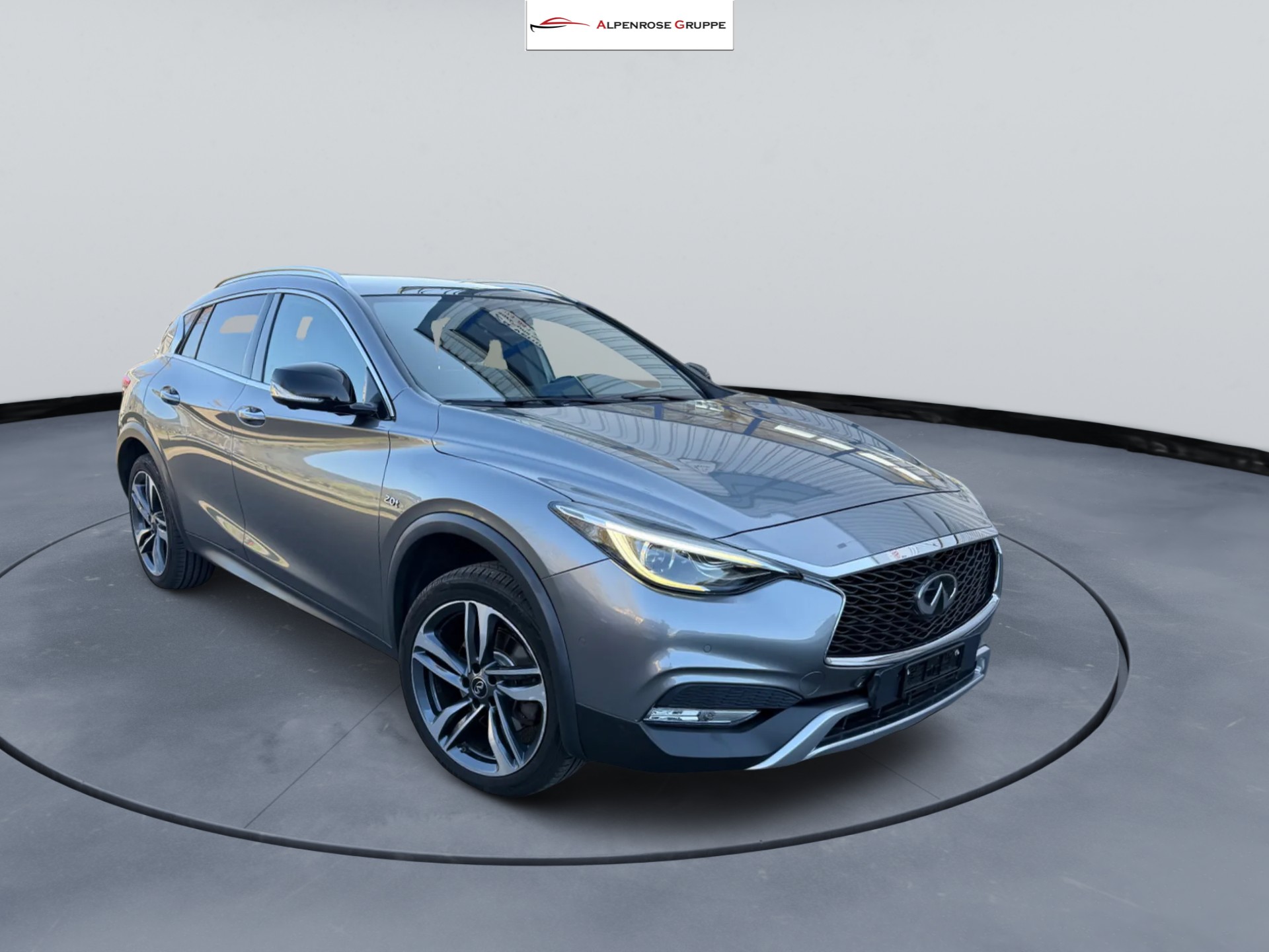 INFINITI QX30 2.0t Luxe Tech AWD DCT AWD
