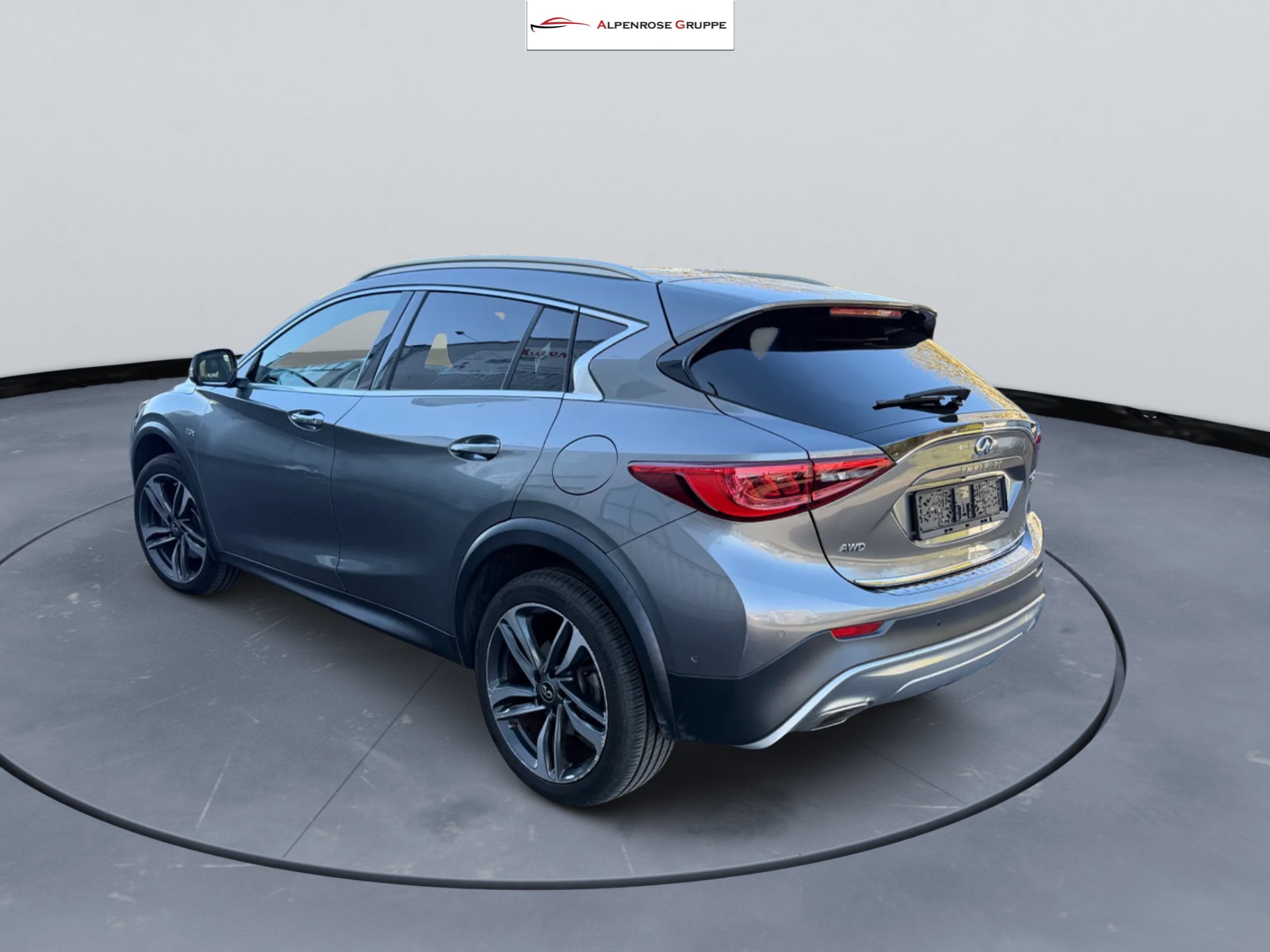 INFINITI QX30 2.0t Luxe Tech AWD DCT AWD-image-3